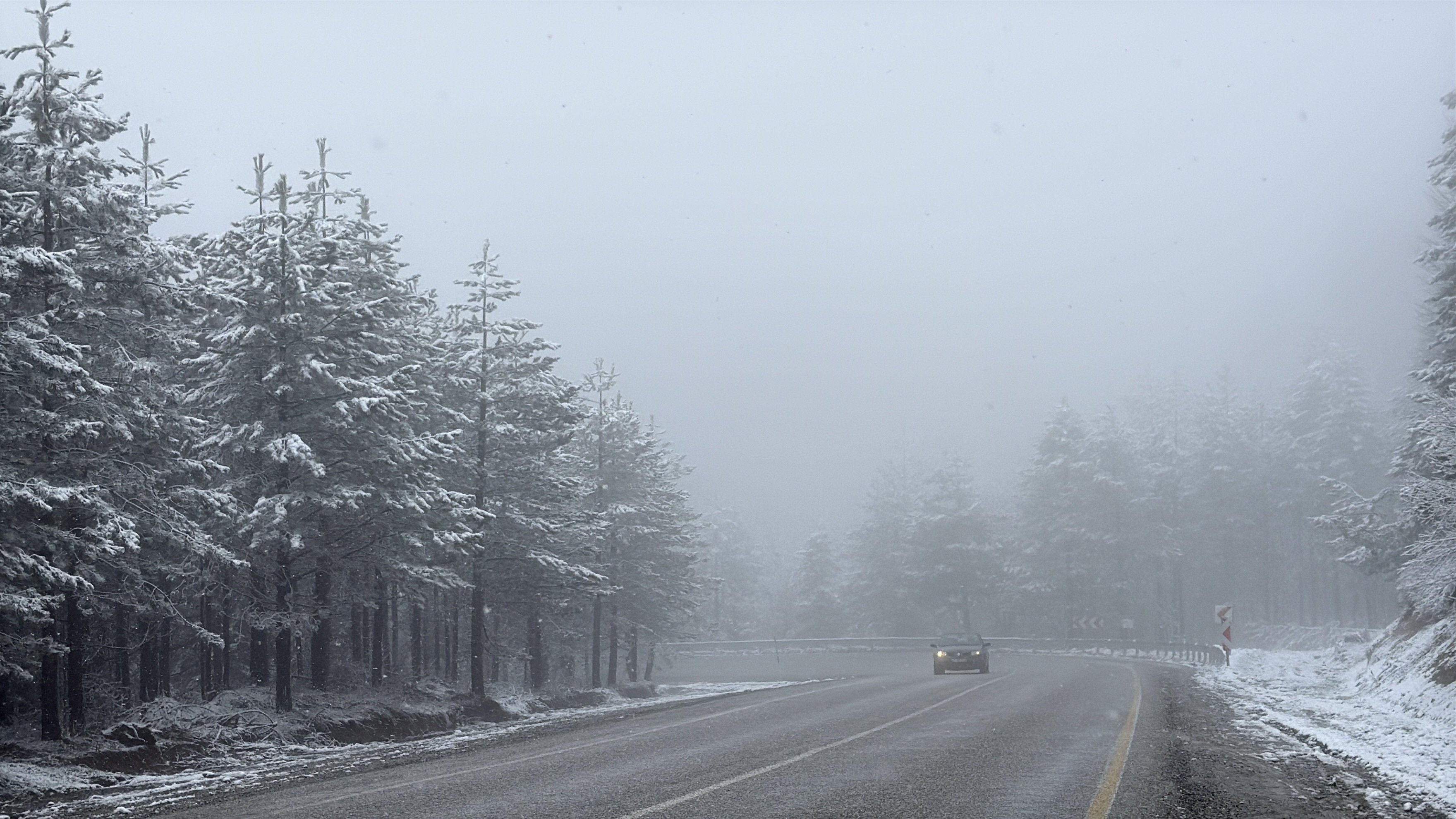 Domaniç-İnegöl yolunda kar ve sis