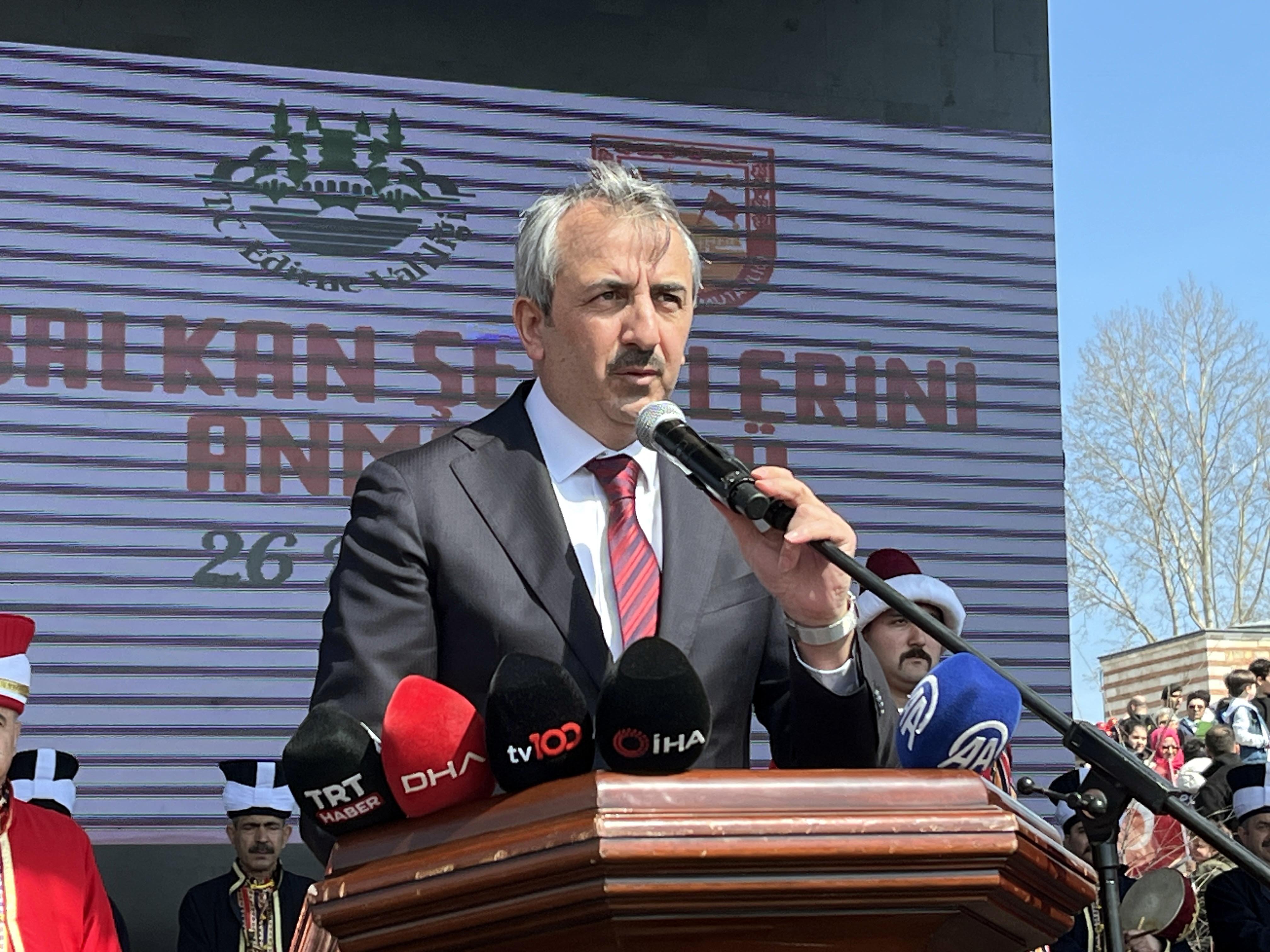 Edirne'de Balkan şehitleri anısına saygı uçuşu yapıldı, savunma sistemleri ve silahlar sergilendi