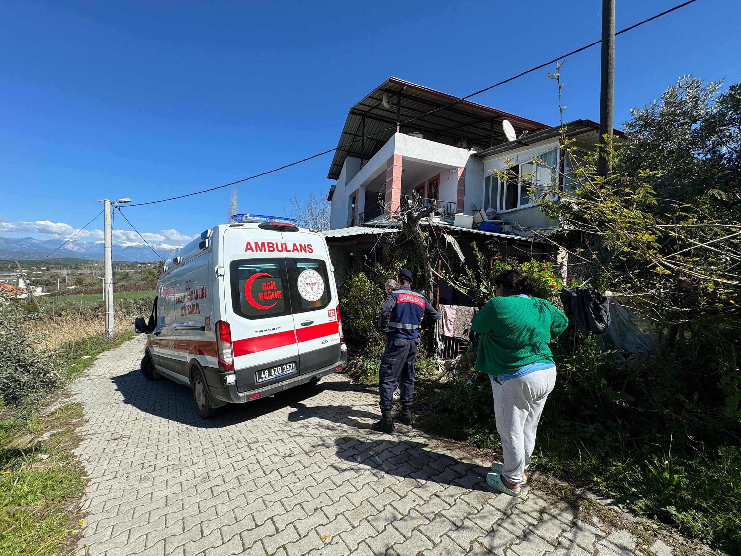 Eşini öldürüp, intihar etti