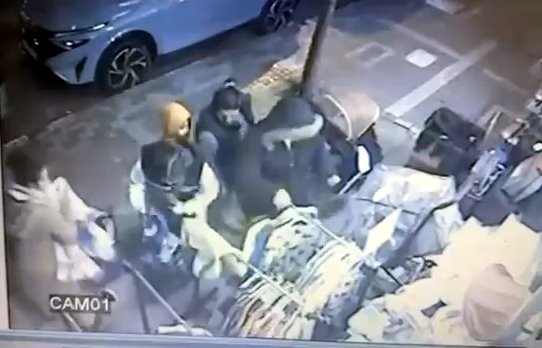 İstanbul - Avcılar'da çocuk kıyafetleri çalan şüpheli yakalandı