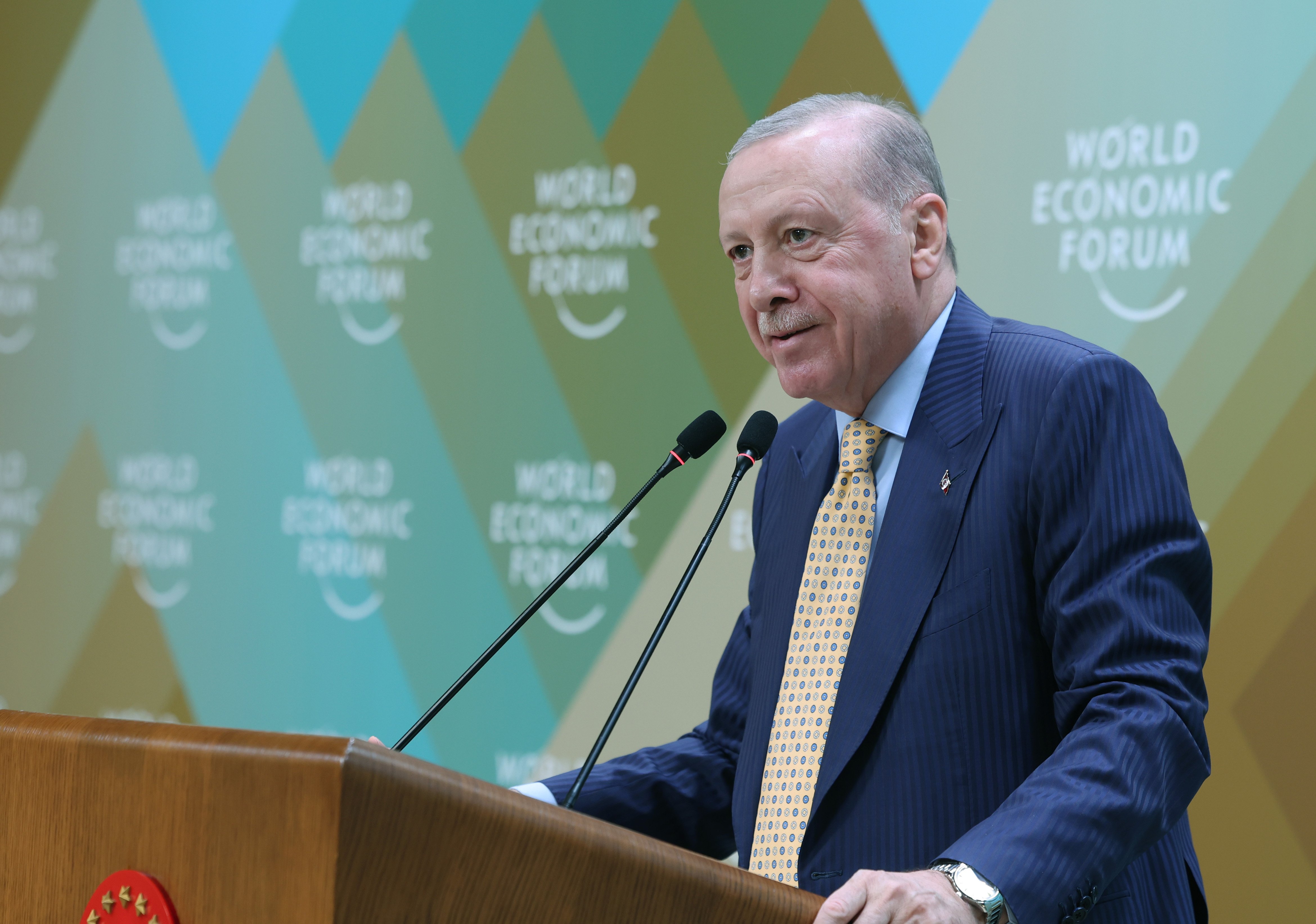 İstanbul- Cumhurbaşkanı Erdoğan, WEF Türkiye Ülke Stratejisi Toplantısı'na katıldı
