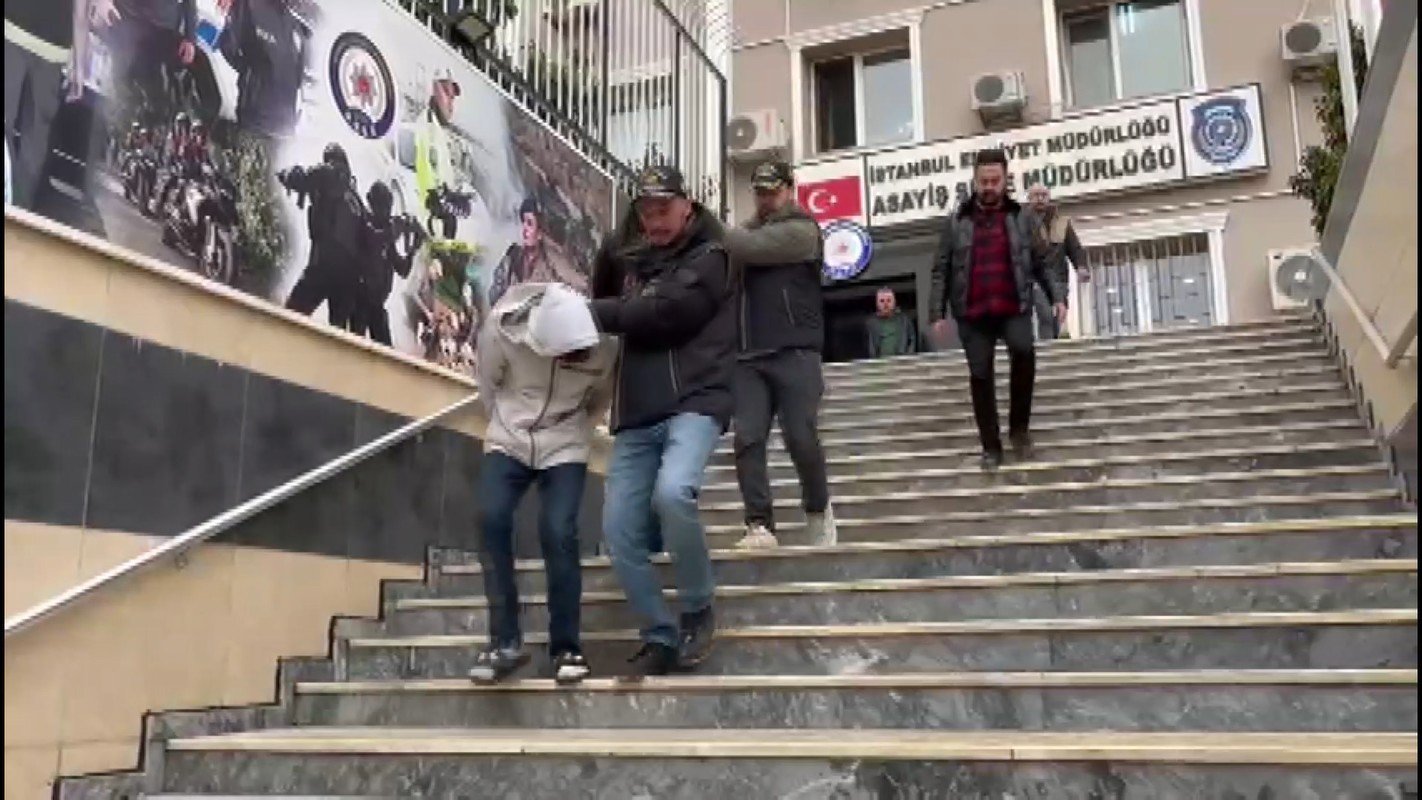 İstanbul- Fatih'te 40 kilo gümüş çalan 4 şüpheli yakalandı