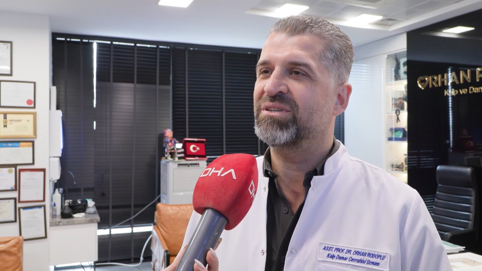 İstanbul - Fil hastalığıyla mücadele ediyordu; tedaviyle 2 haftada ayağa kalktı