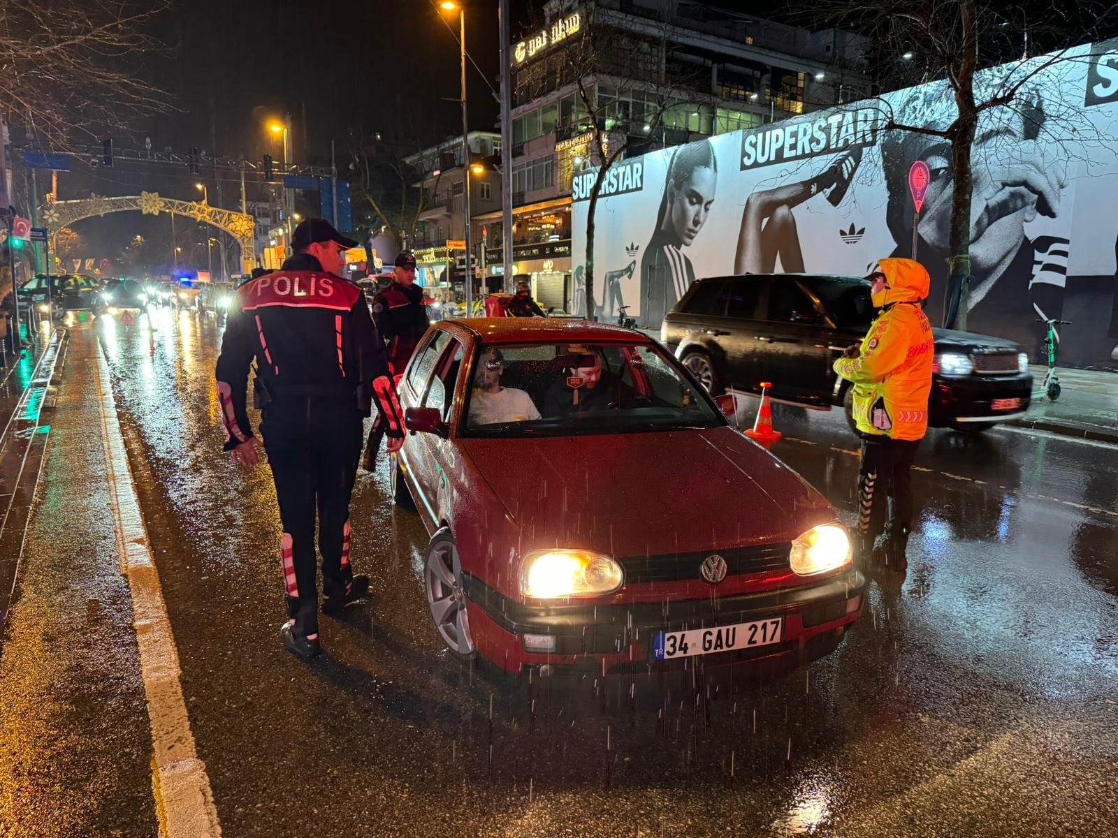 İstanbul - Kadıköy'de trafik ve asayiş denetimi