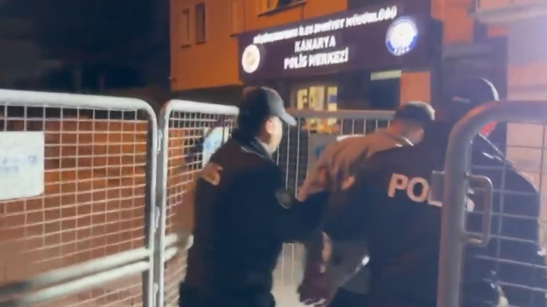 İstanbul - Küçükçekmece'de havai fişek atan şüpheli gözaltına alındı