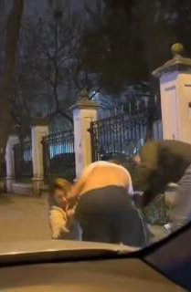 İstanbul - Zeytinburnu'nda sevgilisini sokak ortasında darbetti