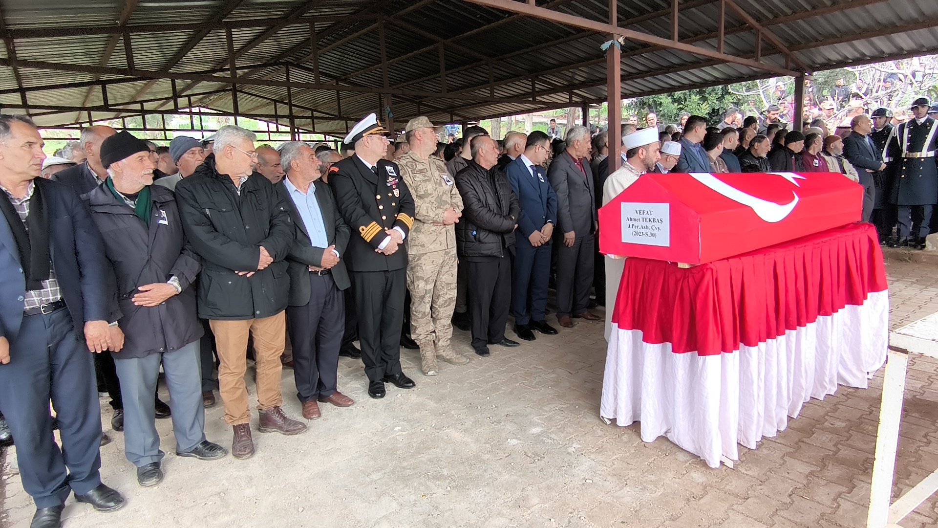 Kalp krizi geçiren astsubay toprağa verildi
