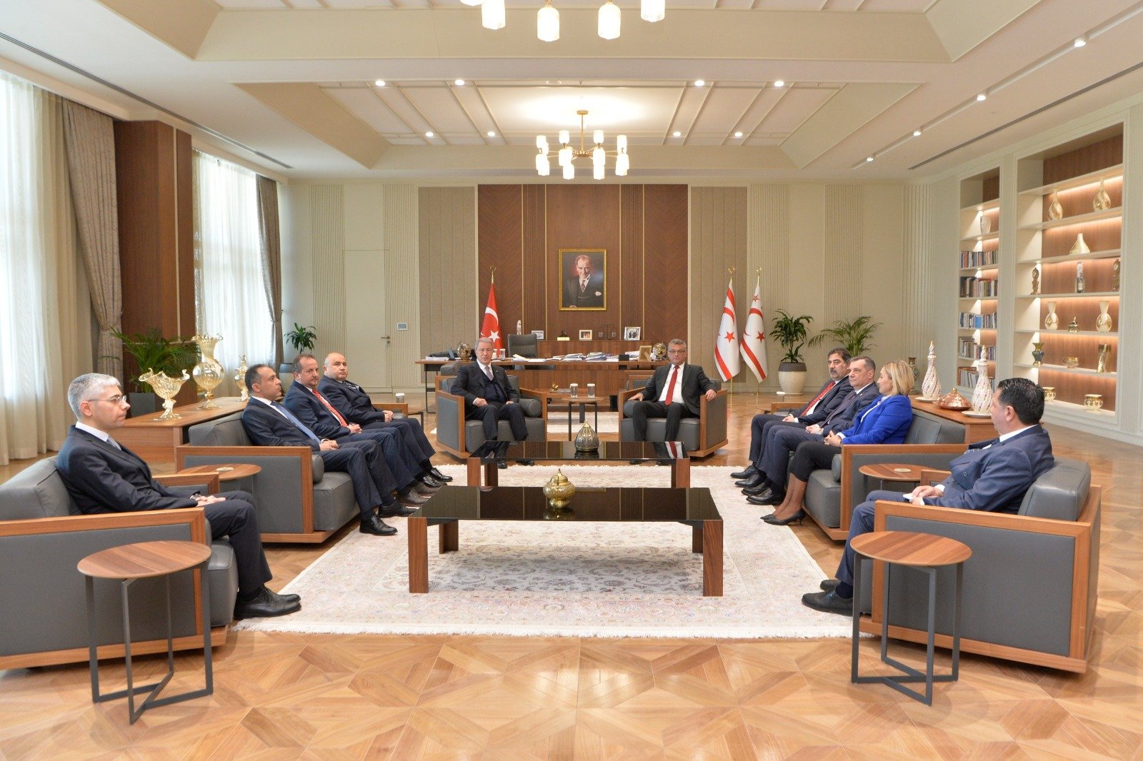 KKTC Cumhurbaşkanı Erhürman, TBMM Milli Savunma Komisyonu Başkanı Akar'ı kabul etti