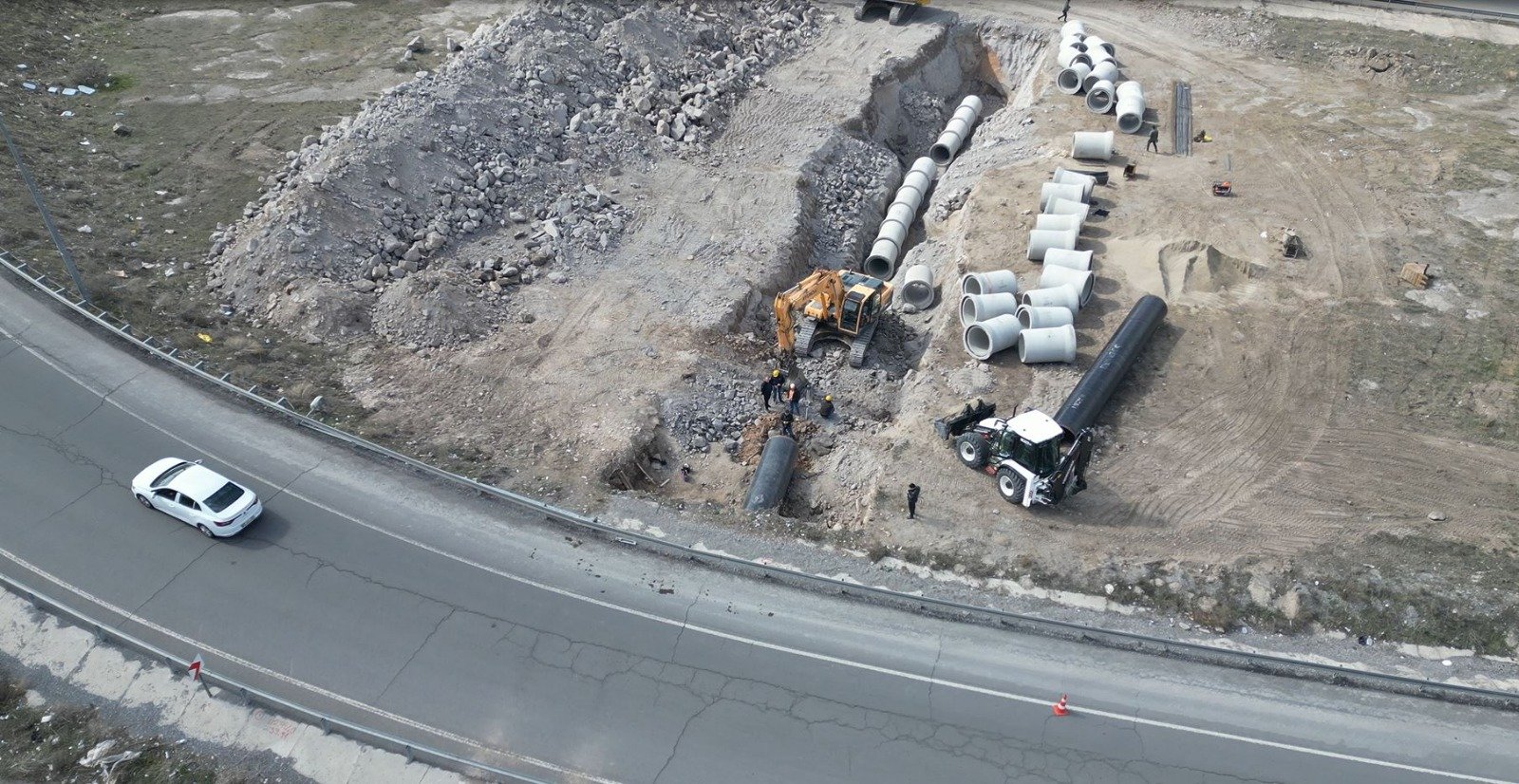 Kuruyan Engir Gölü, yağmur sularının deşarj edilmesi ile yeniden canlanacak / Ek fotoğraflar