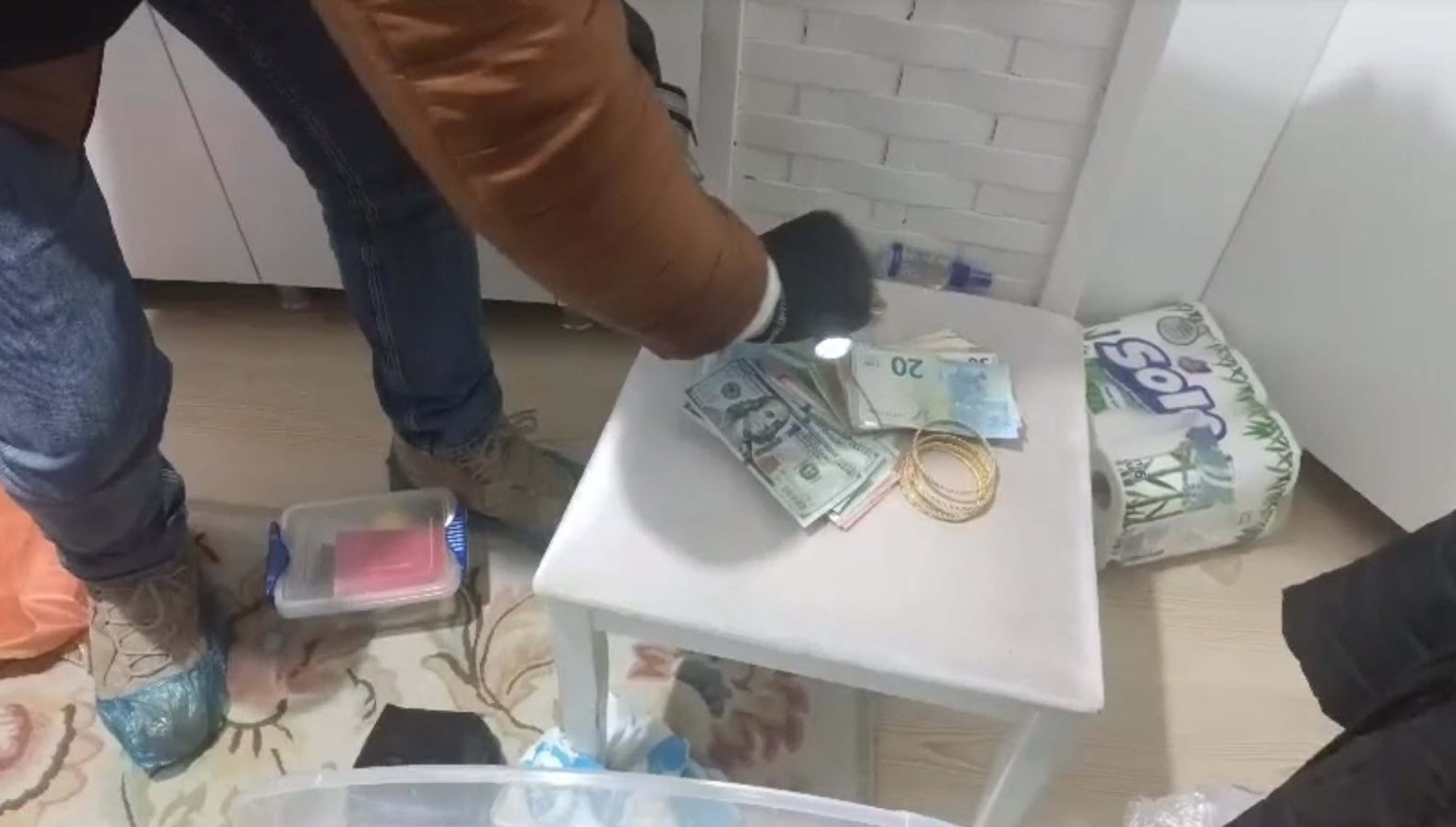 Marmaris Belediyesi'nde 'rüşvet' soruşturmasında gözaltına alınan şüpheliler adliyede