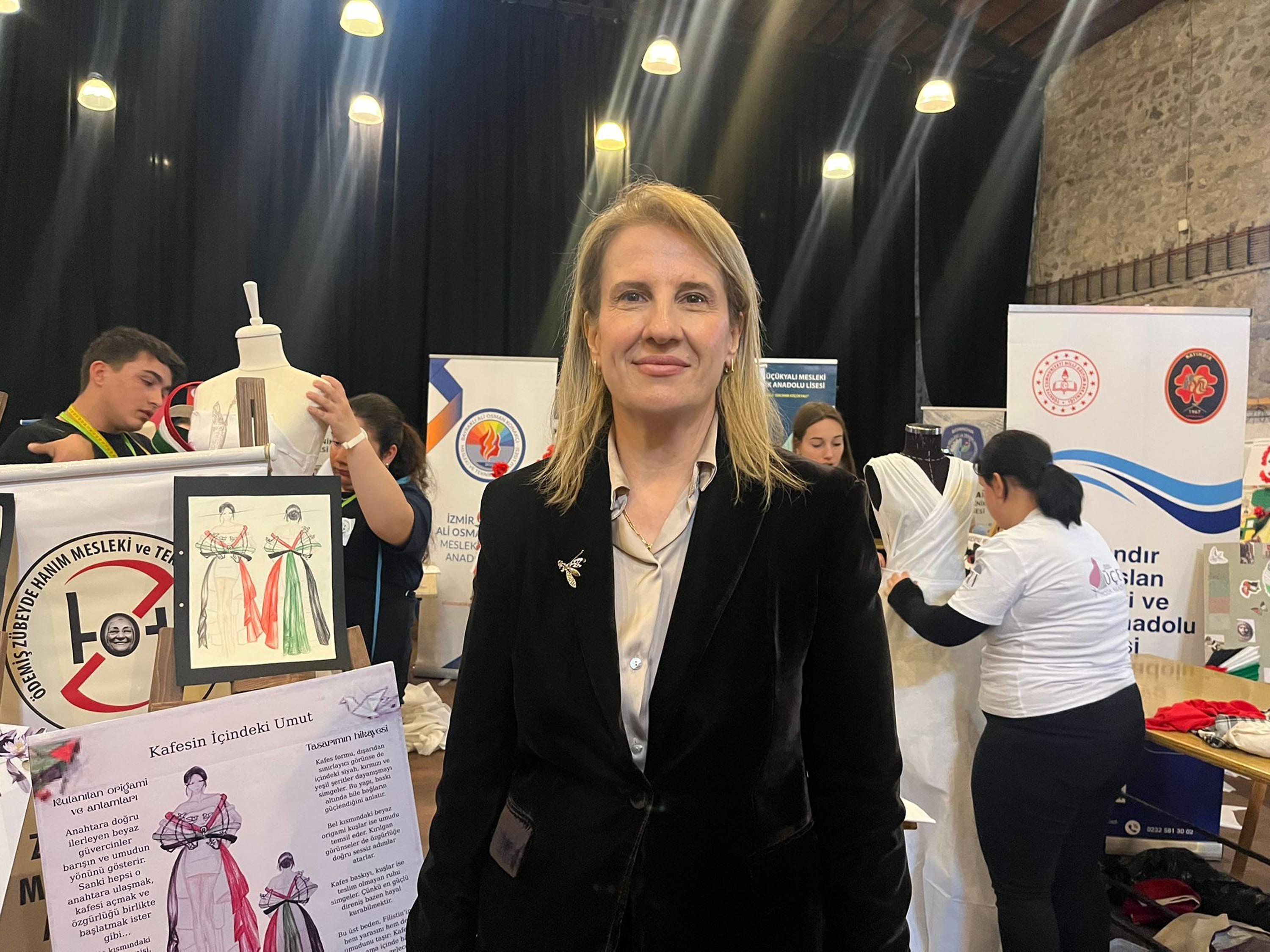 Meslek lisesi öğrencileri Filistin'i kumaşla anlattı