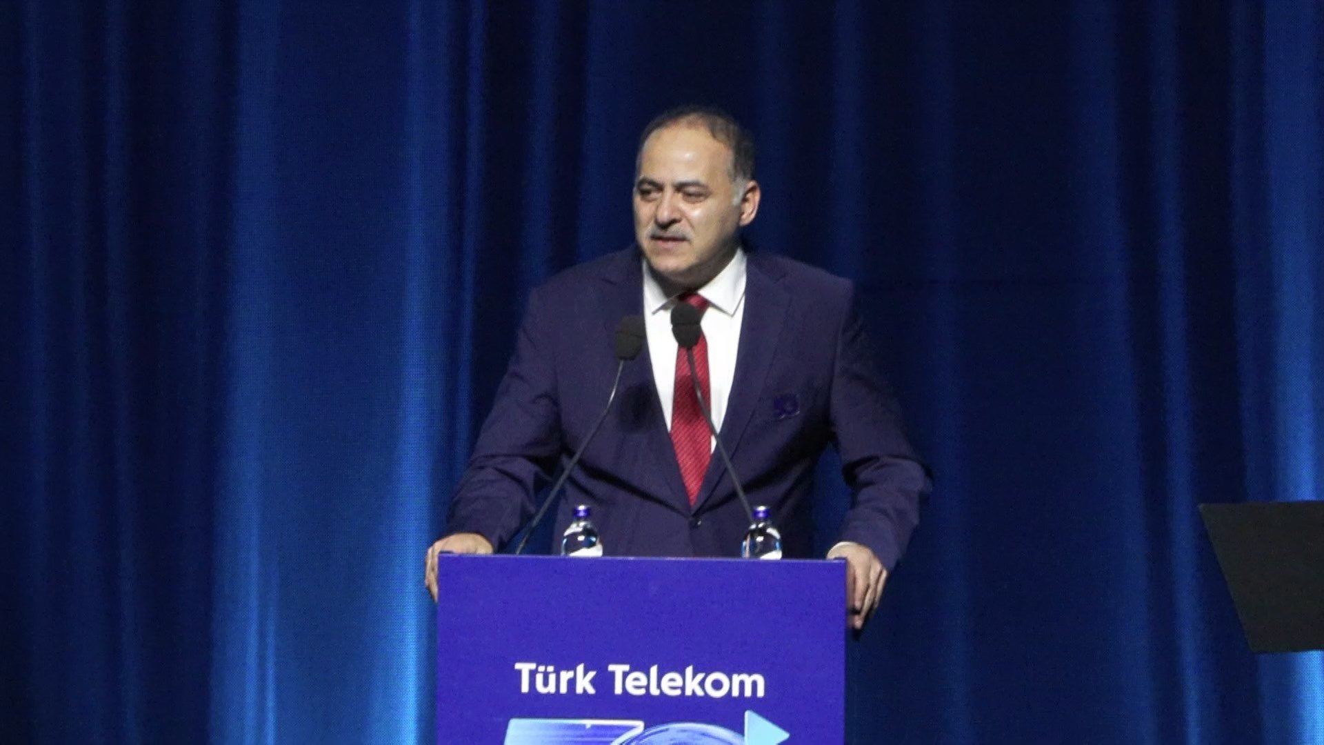 Müslüm Gürses hologramı, Türk Telekom 5G ile AKM'de sahne aldı