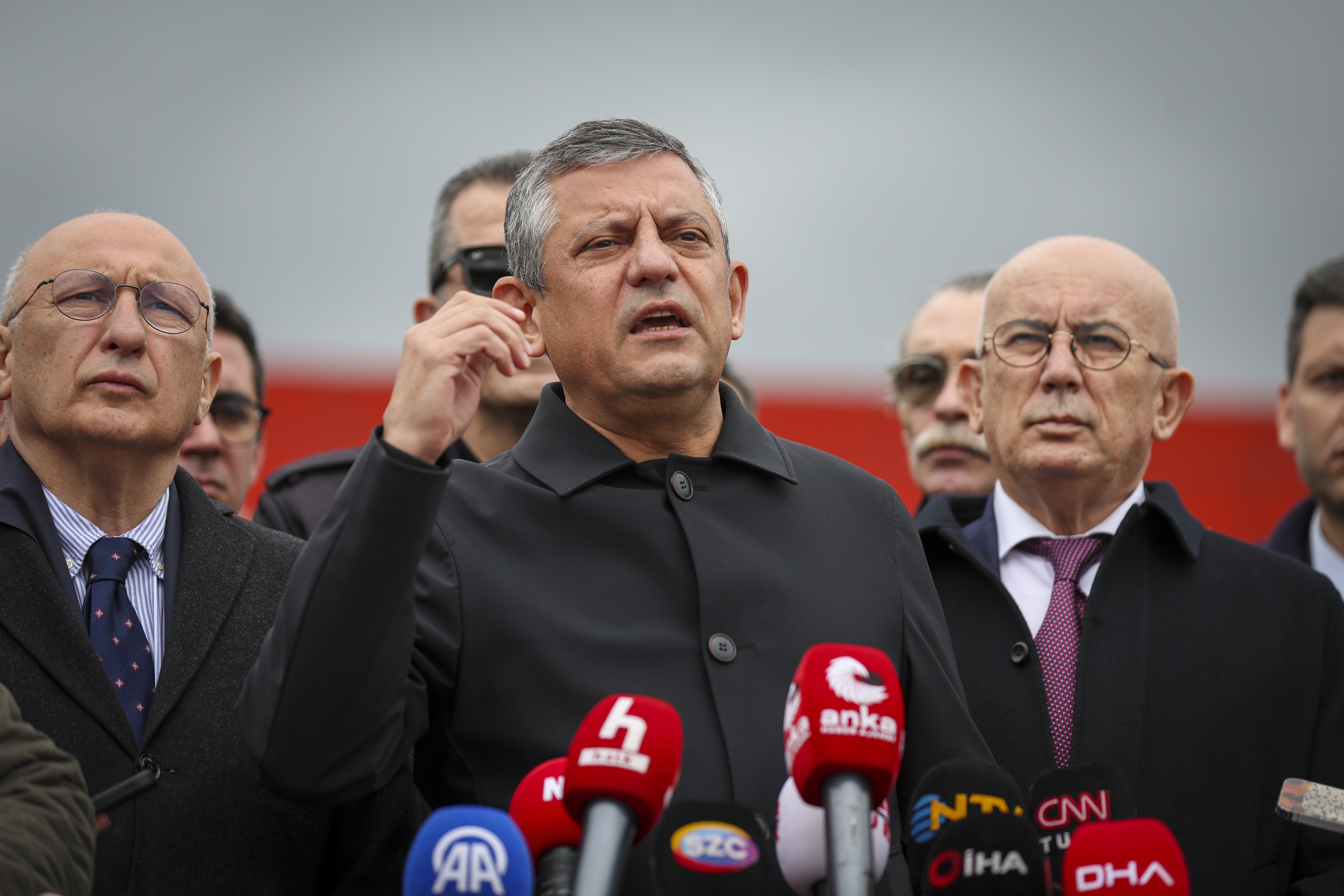 Özgür Özel: CHP'nin adayı yüzde 60'ın altında oy alırsa başarısızlık sayacağım