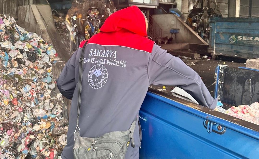 Sakarya'da 200 kilo tarihi geçmiş tavuk eti ele geçirildi