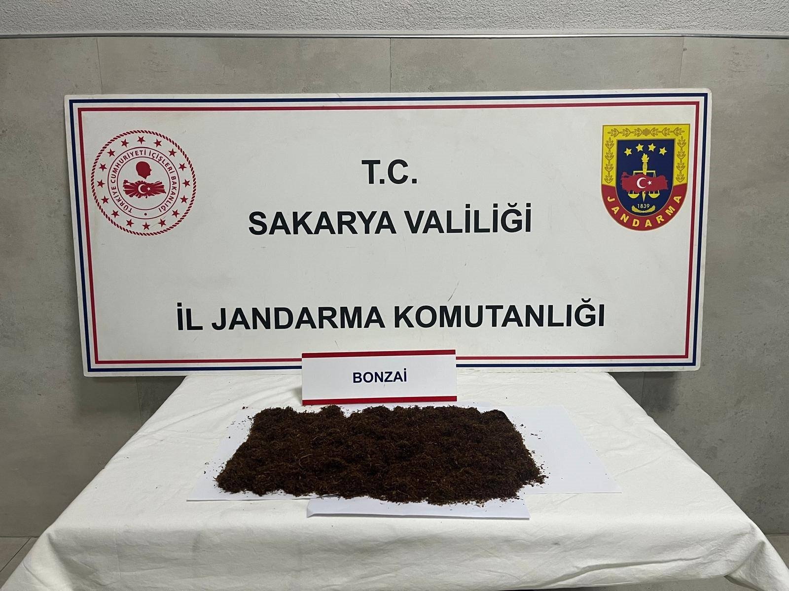 Sakarya'da uyuşturucu operasyonu: 3 tutuklama