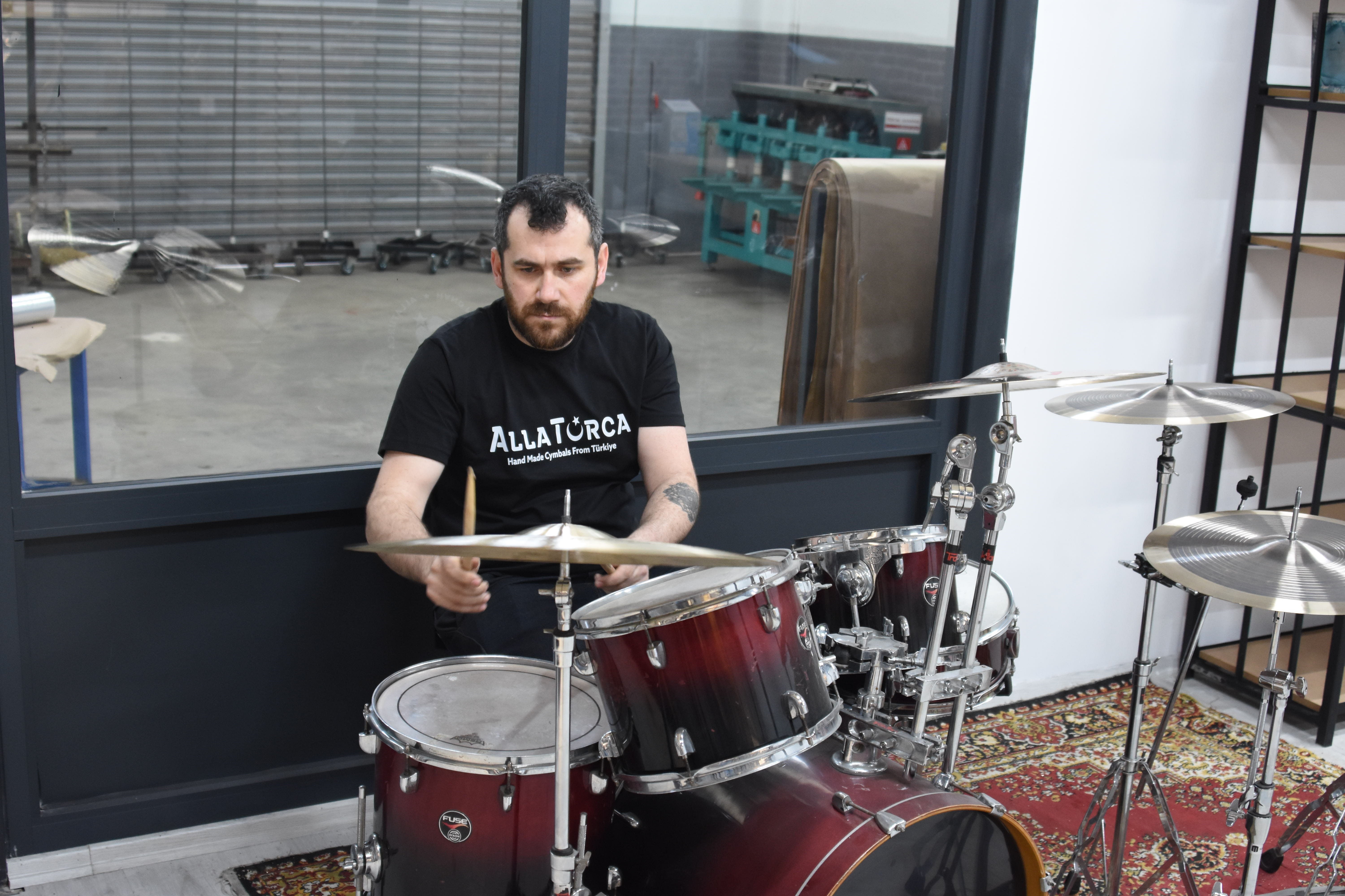 Samsun'dan 33 ülkeye el yapımı bateri zili; 1400 derecede dövülüp dünyaya satılıyor