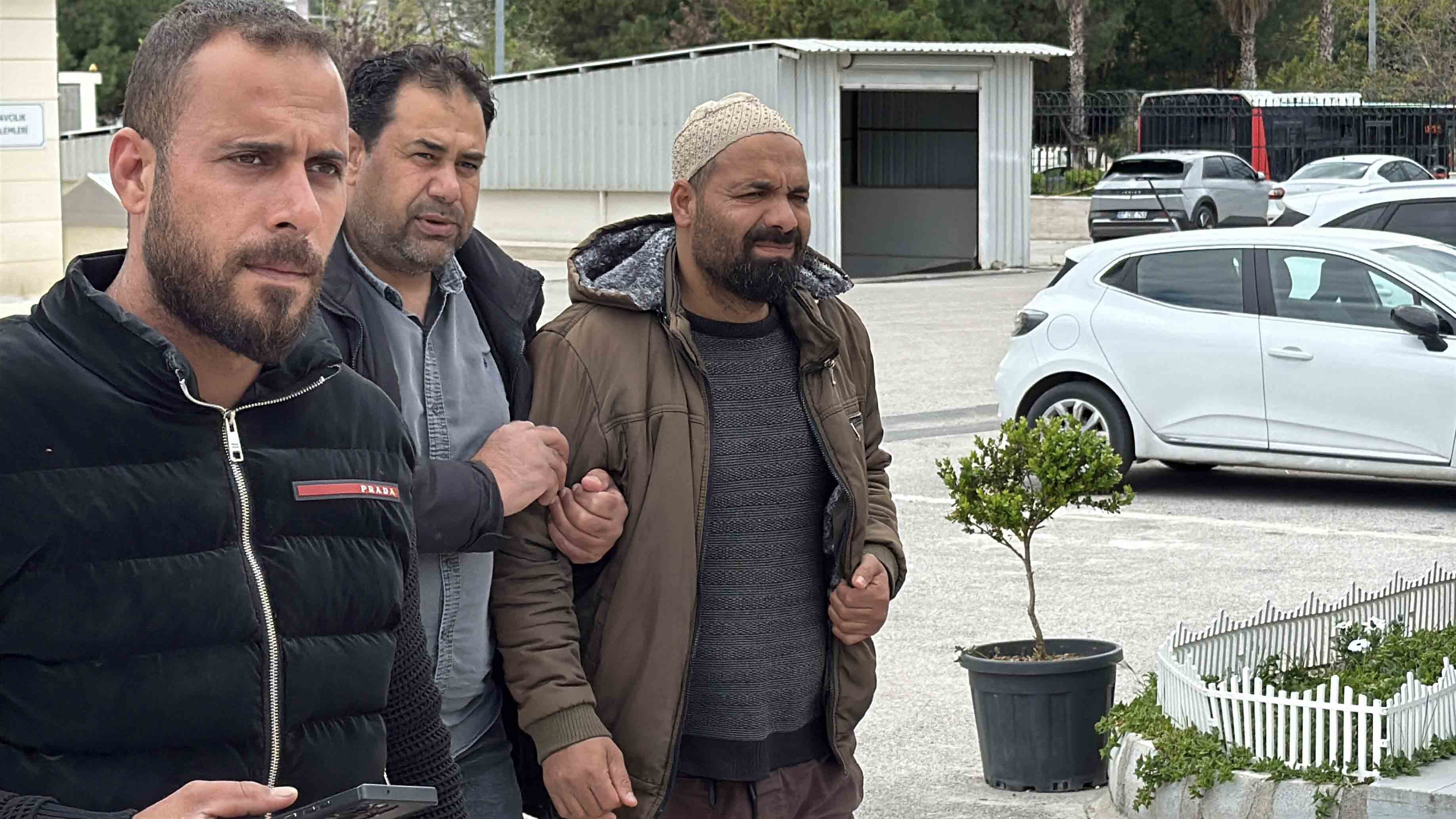 Sera işçisi kadının ölümünde eşinin de aralarında bulunduğu 9 kişiye gözaltı (2)