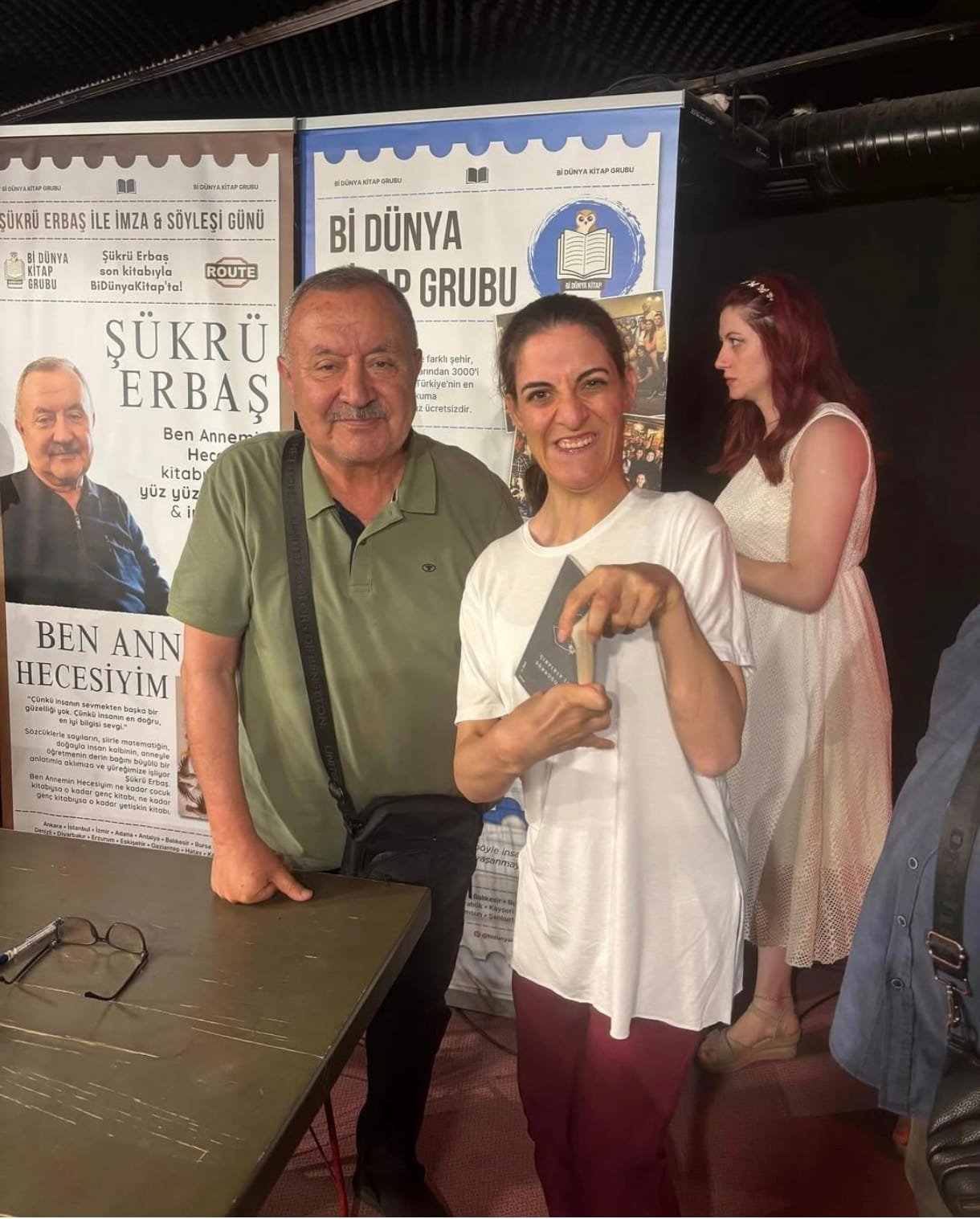 Serebral palsili Feride, şiir kitabından sonra hayatını yazıyor