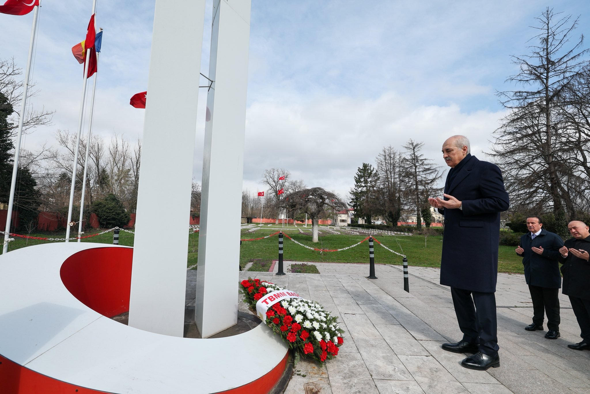 TBMM Başkanı Kurtulmuş, Bükreş Türk Şehitliği'ni ziyaret etti