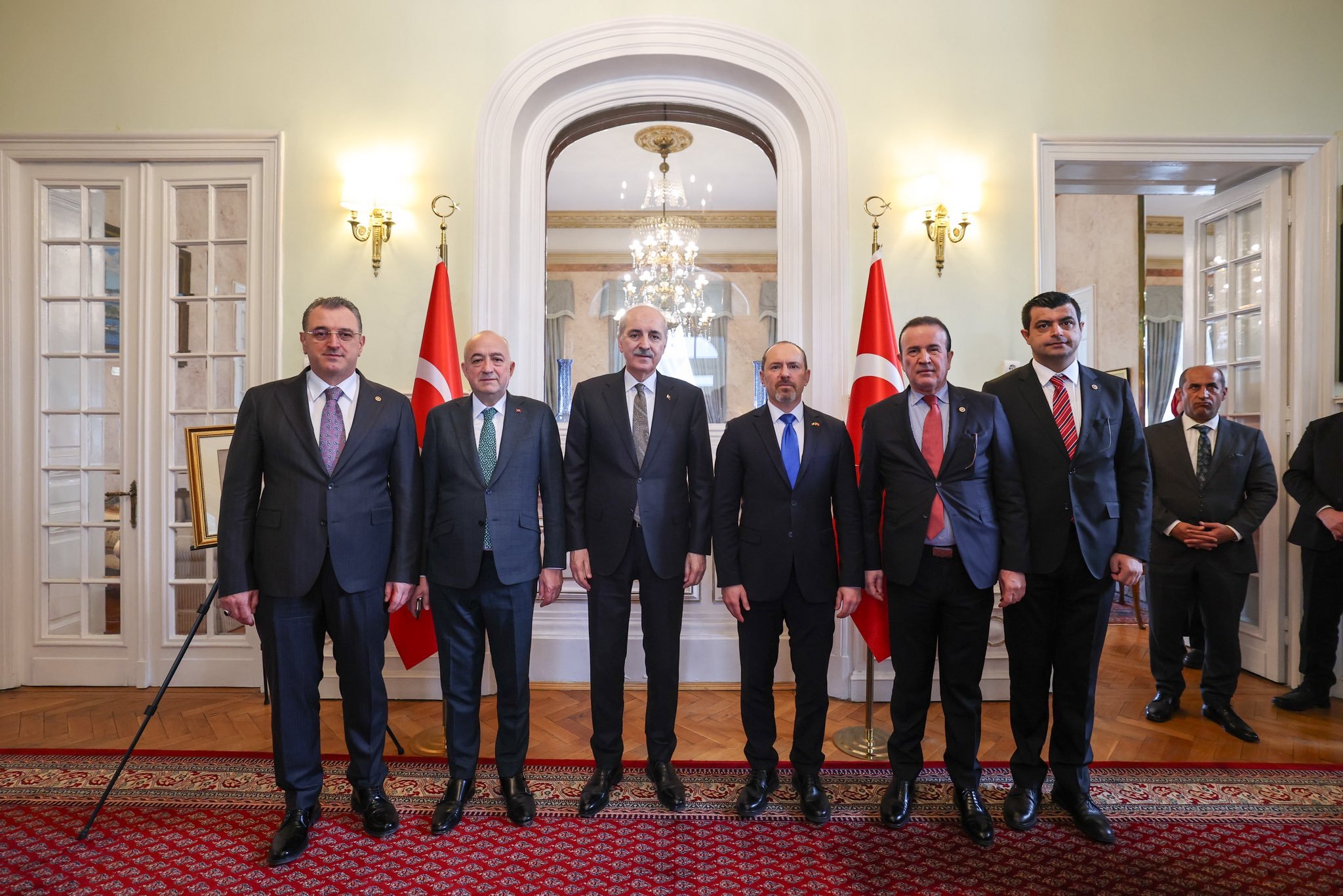 TBMM Başkanı Kurtulmuş'tan Bükreş Büyükelçiliği'ne ziyaret