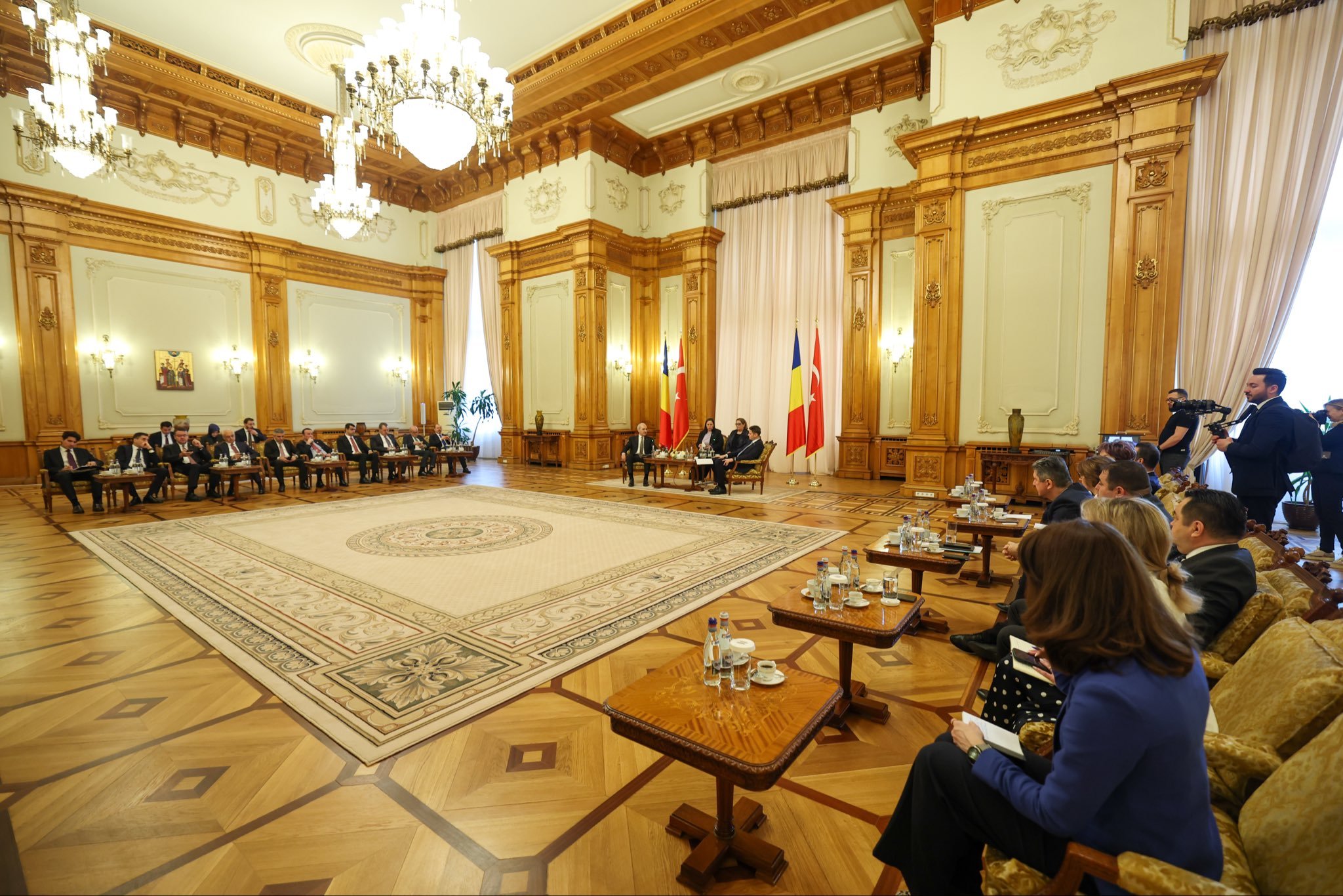 TBMM Başkanı Numan Kurtulmuş, Romanya Senato Başkanı Abrudean ile bir araya geldi