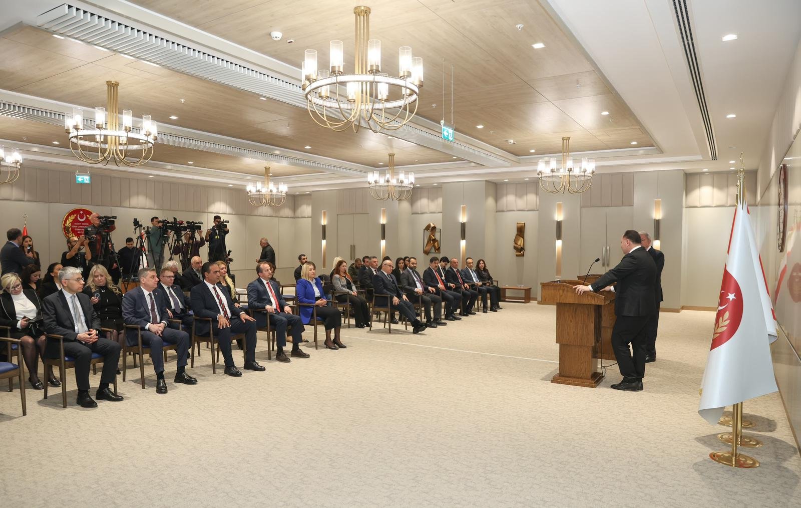 TBMM Milli Savunma Komisyonu Başkanı Akar, KKTC Cumhuriyet Meclisi Başkanı Öztürkler ile görüştü