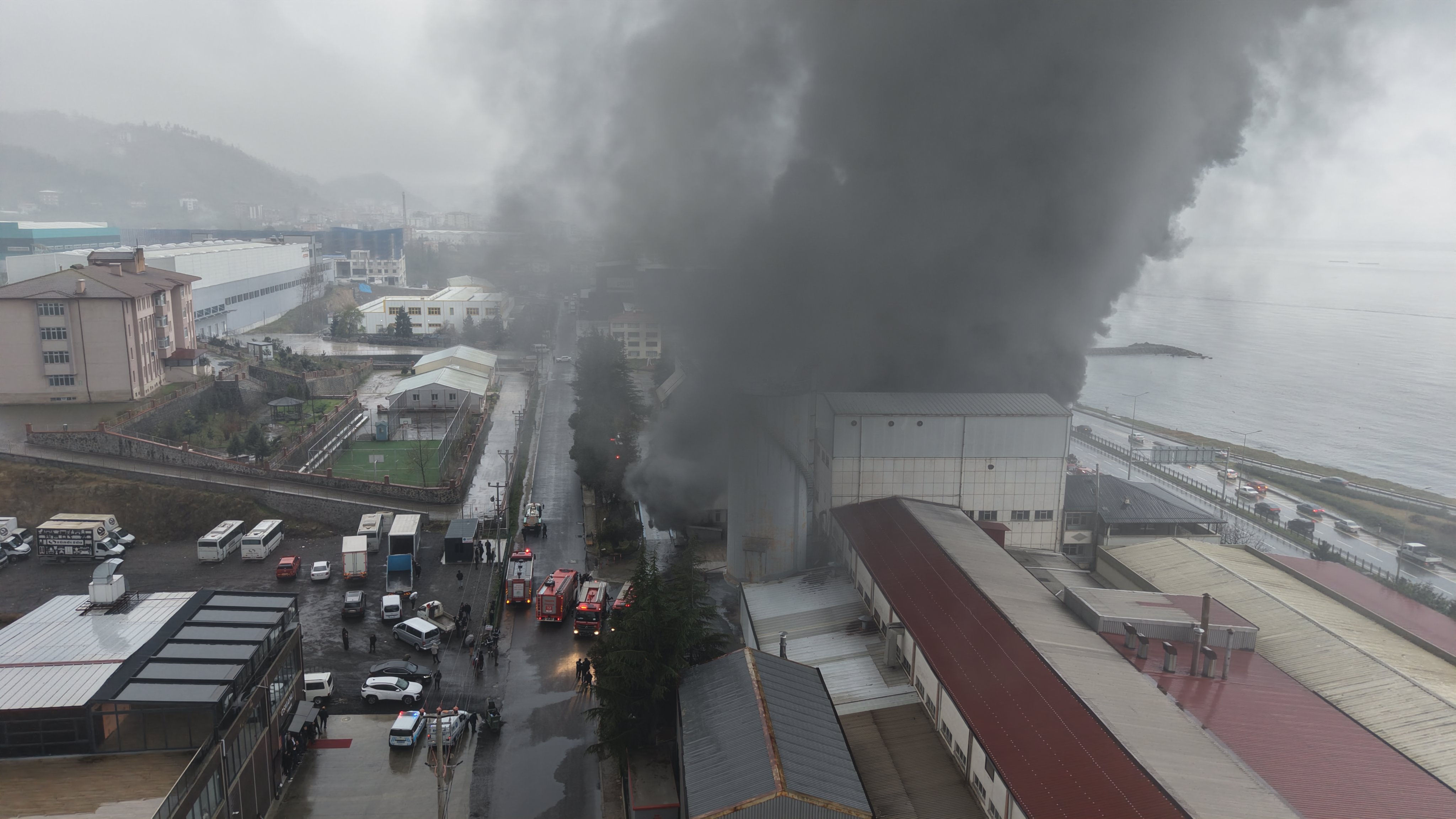 Trabzon'da fındık fabrikasında yangın/ Ek fotoğraflar
