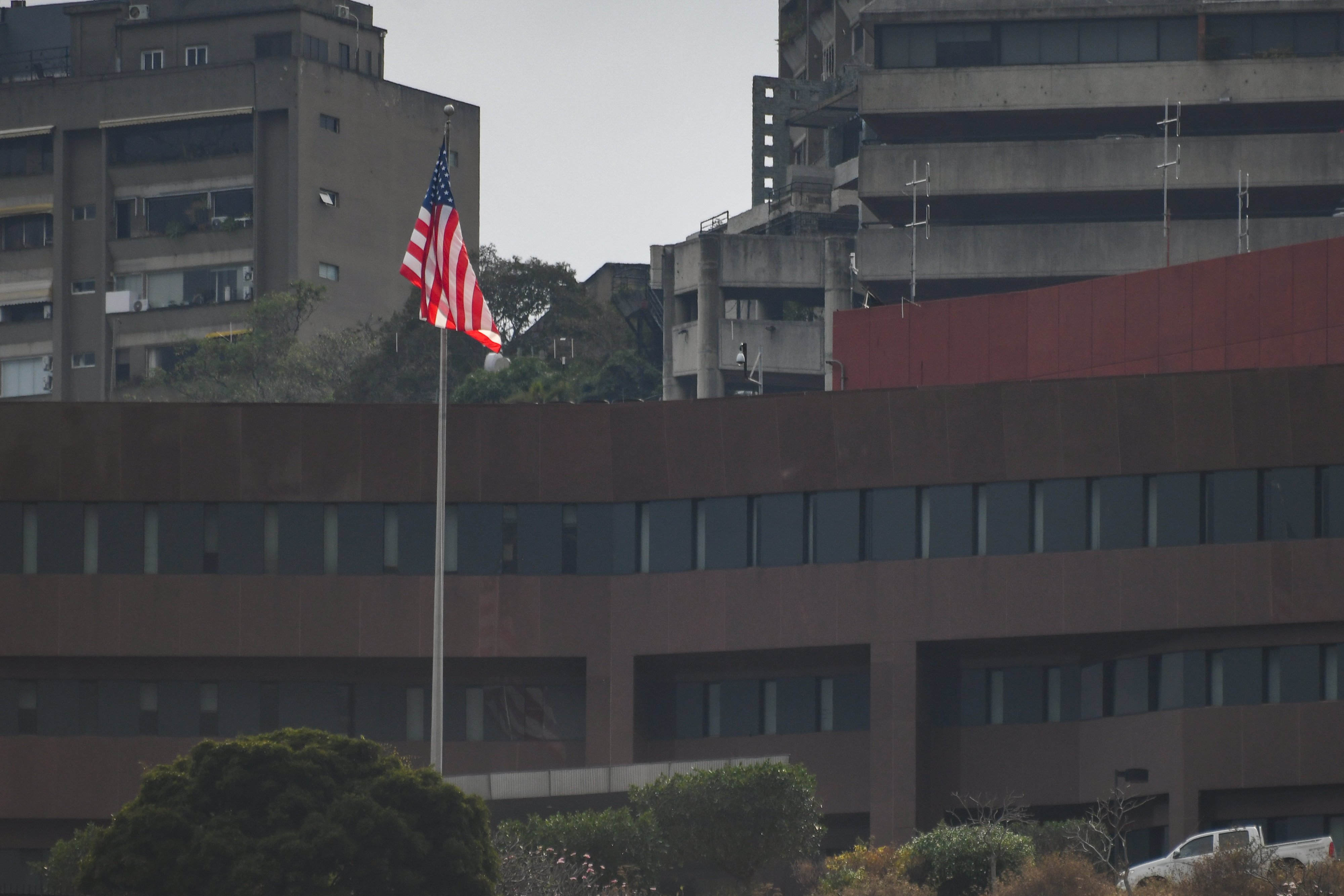 Venezuela'daki ABD Büyükelçiliği 7 yıl sonra yeniden açıldı