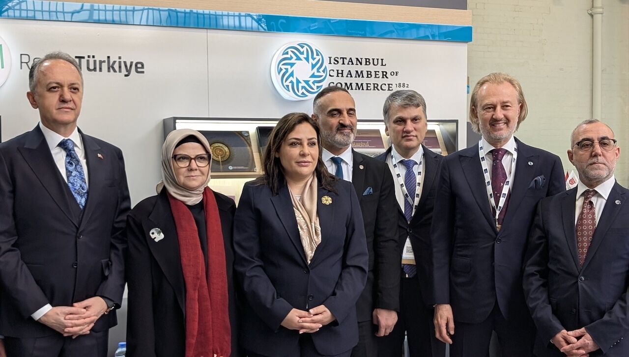 Londra Kitap Fuarı’nın Ilk Günü Yoğun Geçti 2