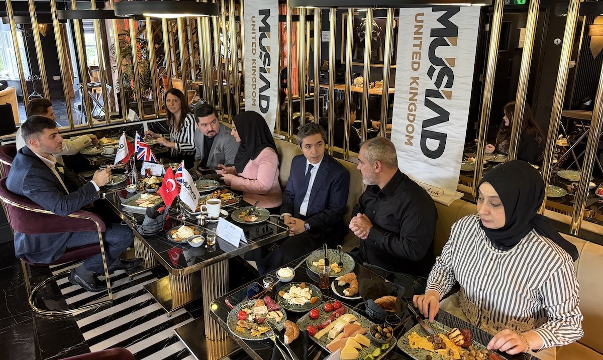 Musiad Uk Kahvaltı Chelsmford Taz Restoran.5