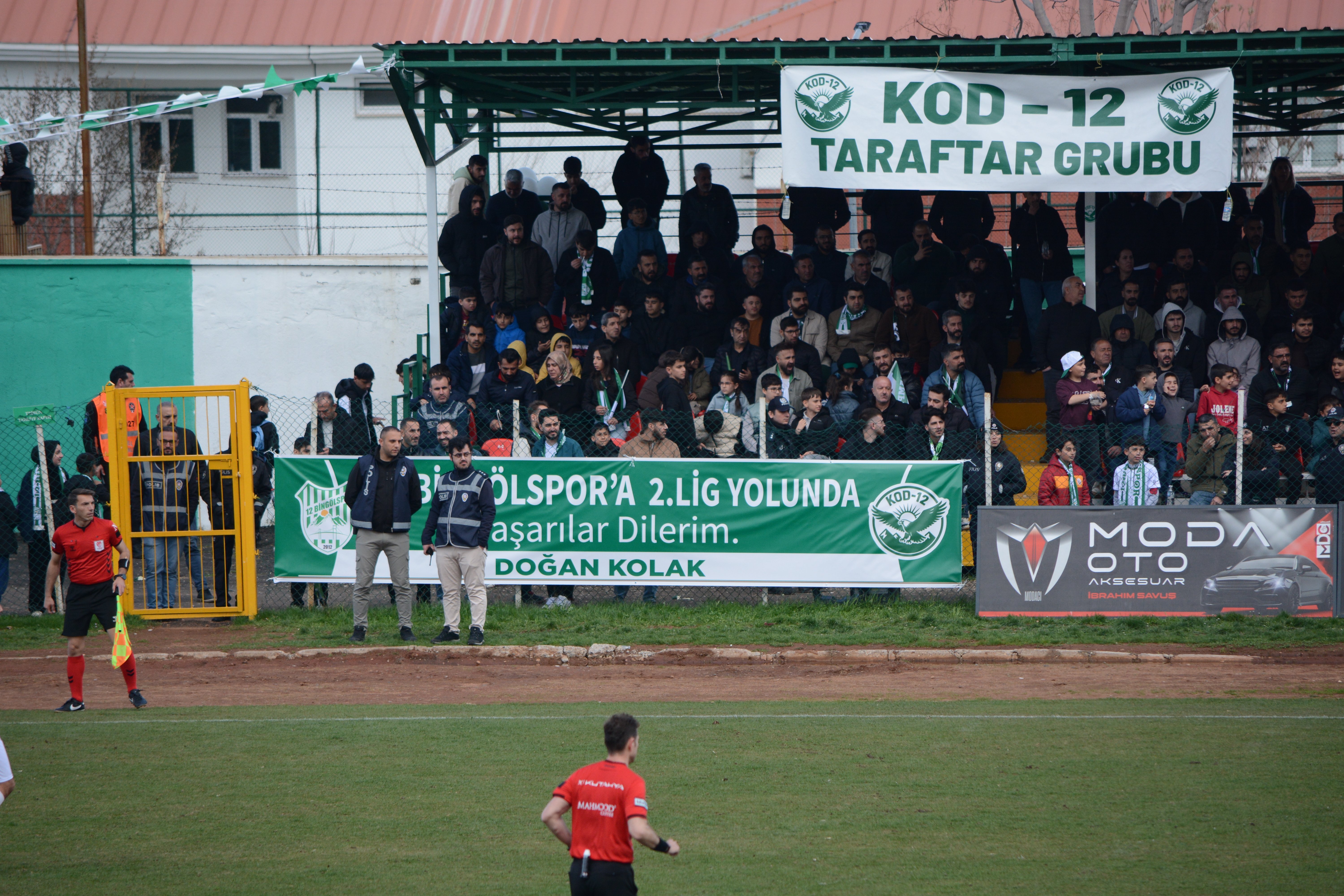 12 Bingölspor, Türk Metal 1963 Spor'u 4-0 mağlup ederek 2'nci Lig'e yükseldi