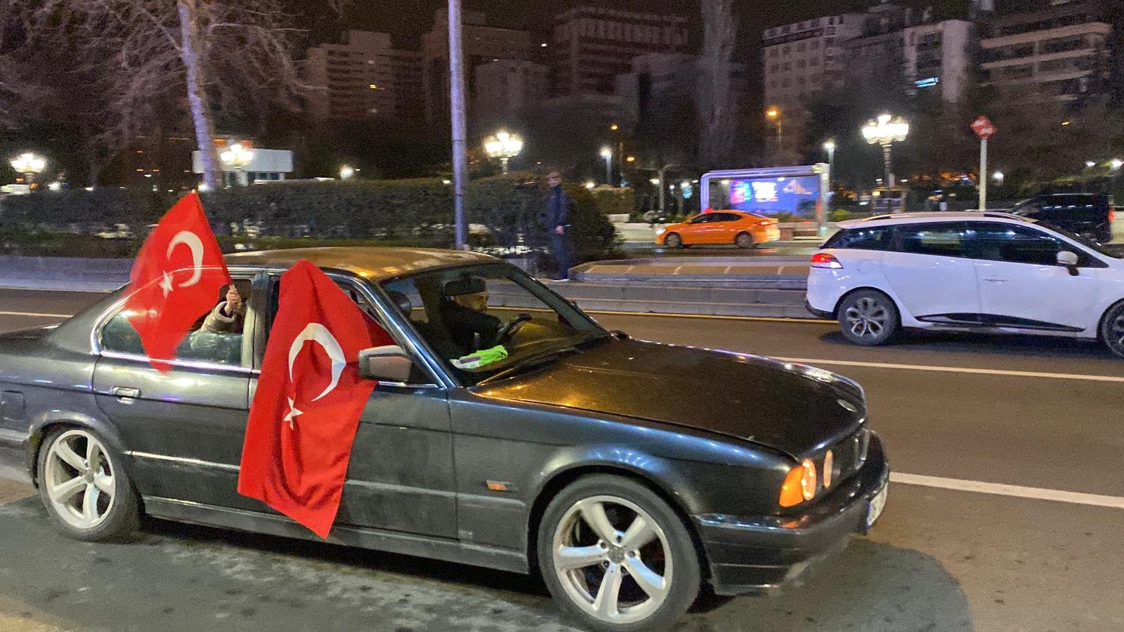 A Milli Takım'ın Dünya Kupası'na katılması Kızılay'da kutlandı