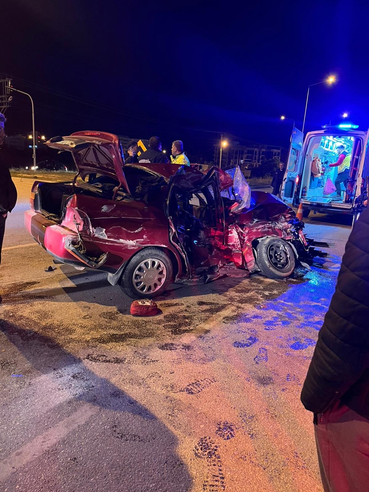 Adana'da minibüs ile otomobil çarpıştı: 1 ölü