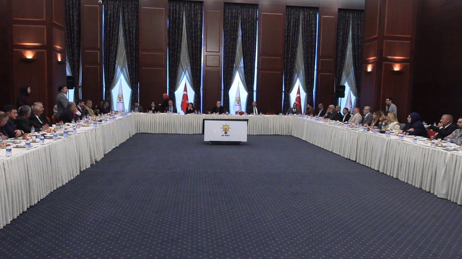 AK Parti'li Kaya: Çevre Bakanlığımız, Roman kardeşlerimiz için kentsel dönüşüm çalışması başlatacak