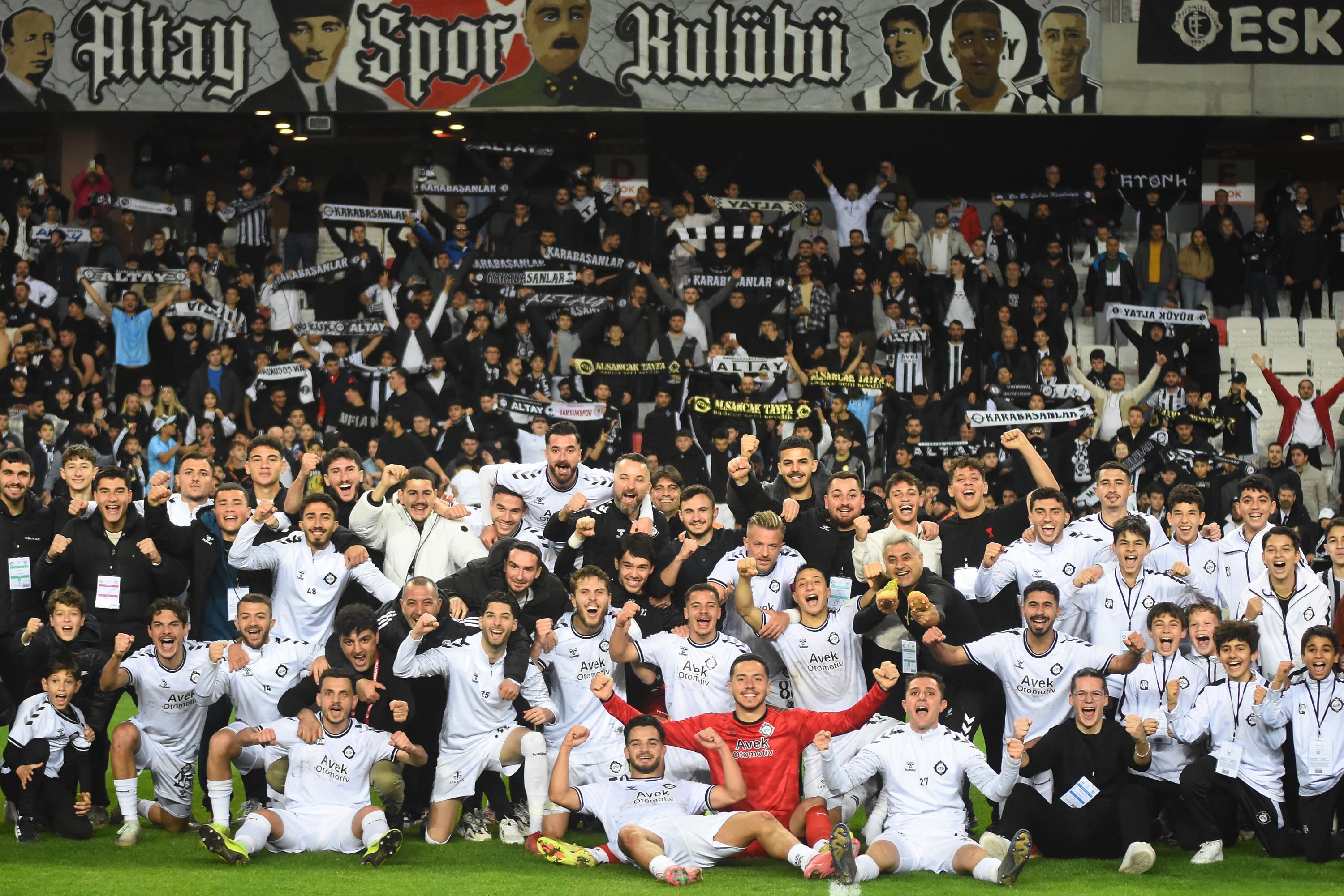 Altay'dan tribün harekatı