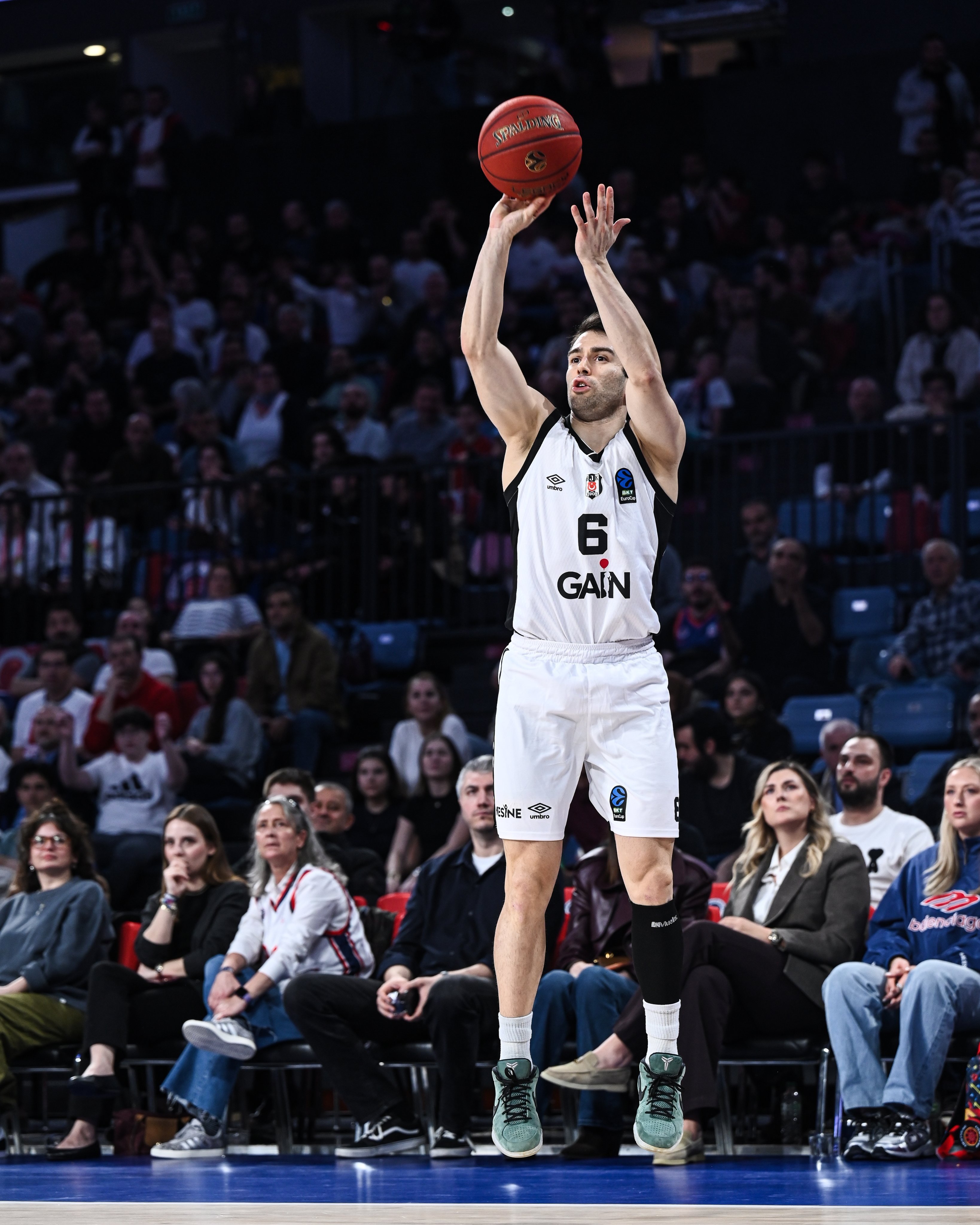 Bahçeşehir Koleji - Beşiktaş GAİN: 72-82