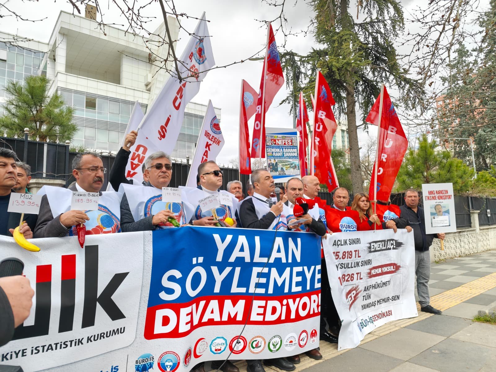 Birleşik Kamu-İş'ten TÜİK önünde protesto