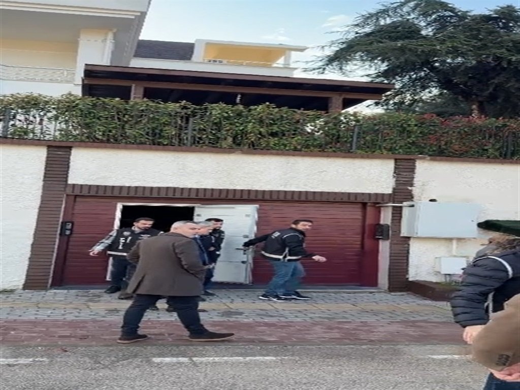 Bozbey tutuklama talebiyle mahkemeye çıkarıldı; eşi, kızı ve kardeşi adli kontrolle serbest