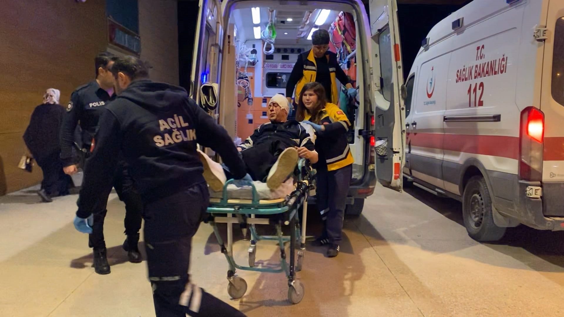 Bursa'da sopalı kavga: 3 yaralı