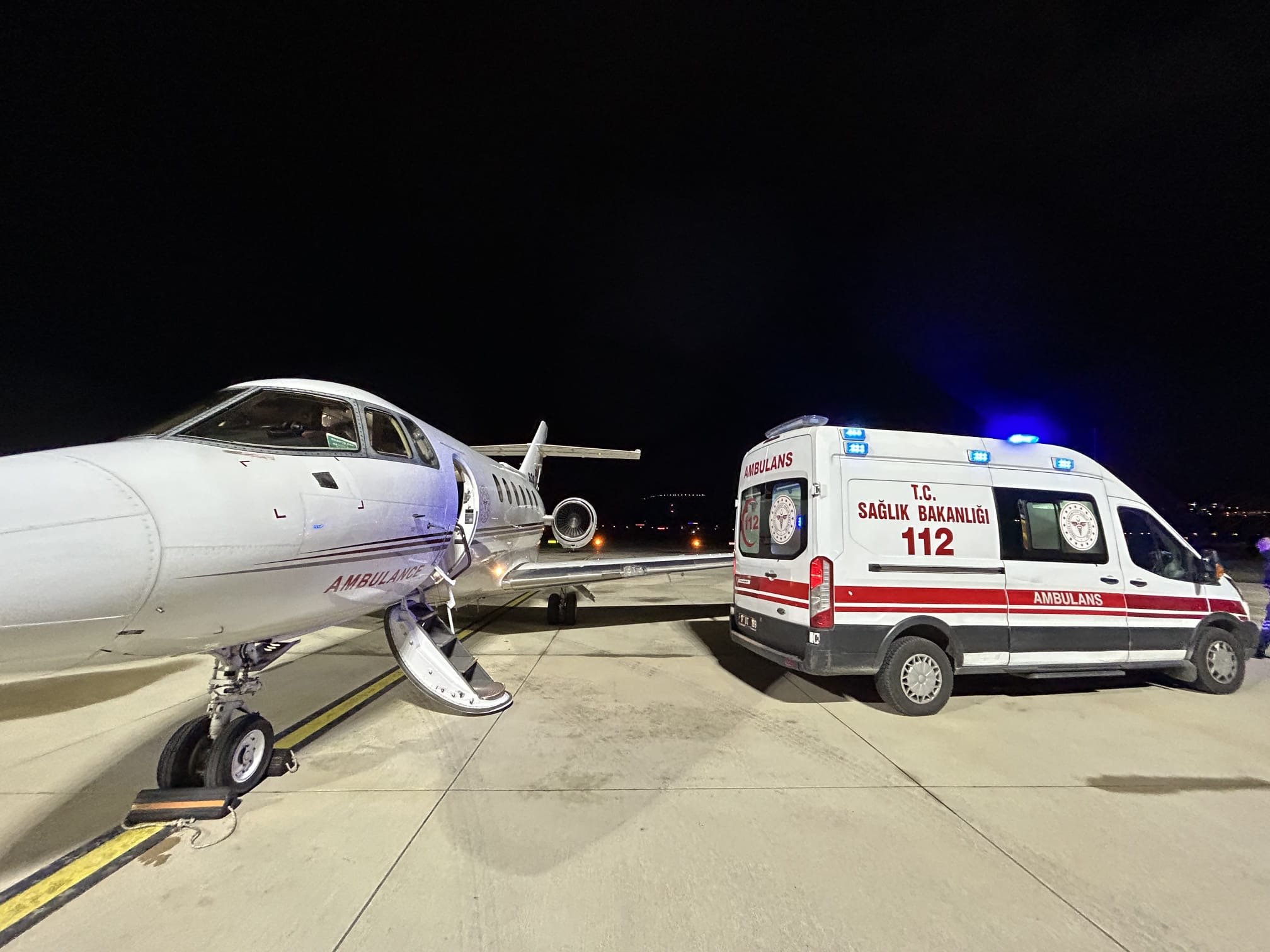 Çanakkale'de 54 günlük bebek, ambulans uçakla Ankara'ya sevk edildi