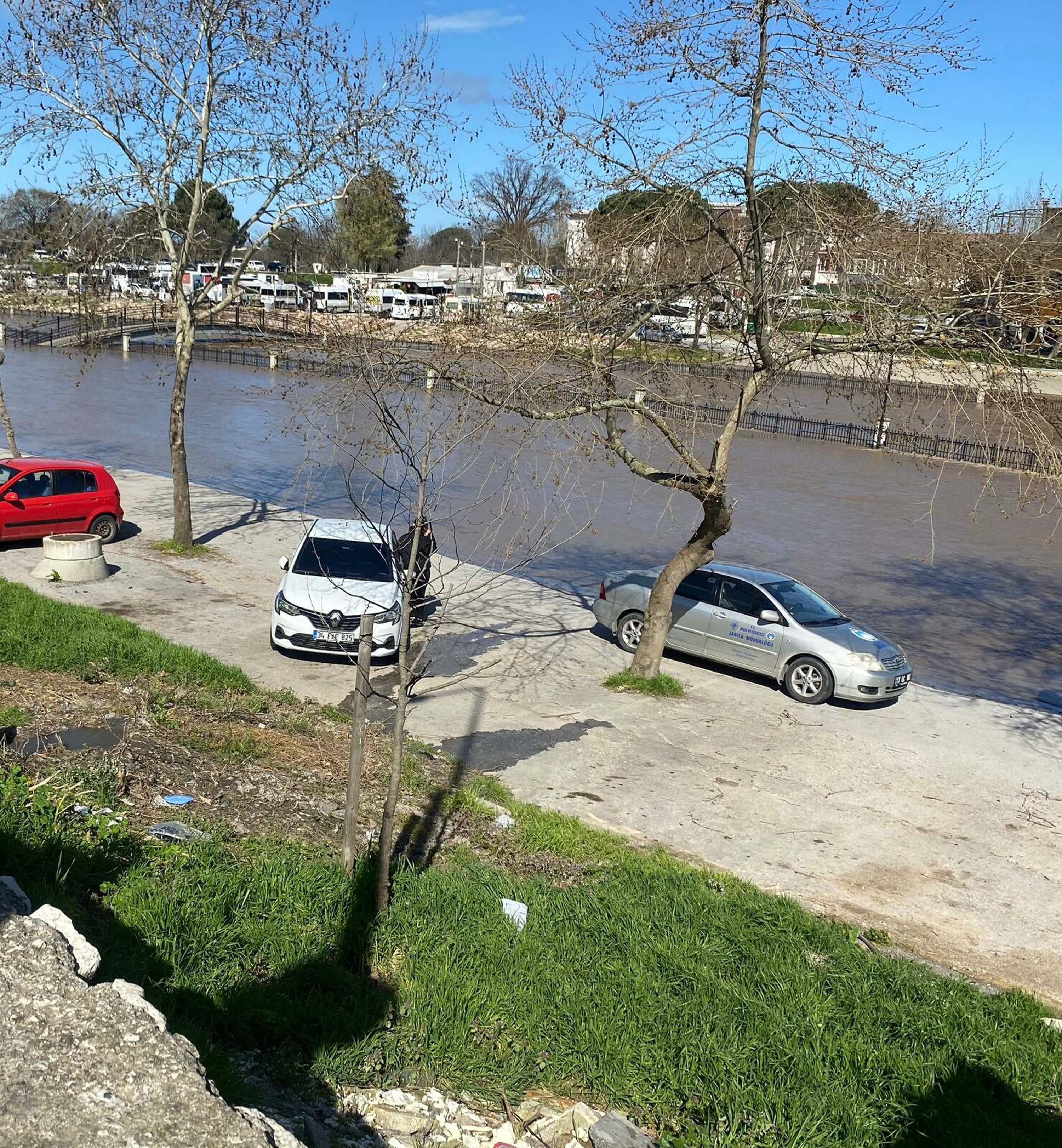 Çanakkale'de Kocabaş Çayı taştı; tarım arazileri sular altında kaldı (2)