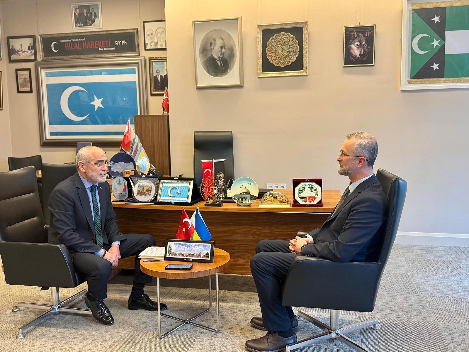 Cumhurbaşkanı Başdanışmanı Topçu, Ukrayna Büyükelçisi Celal ile görüştü