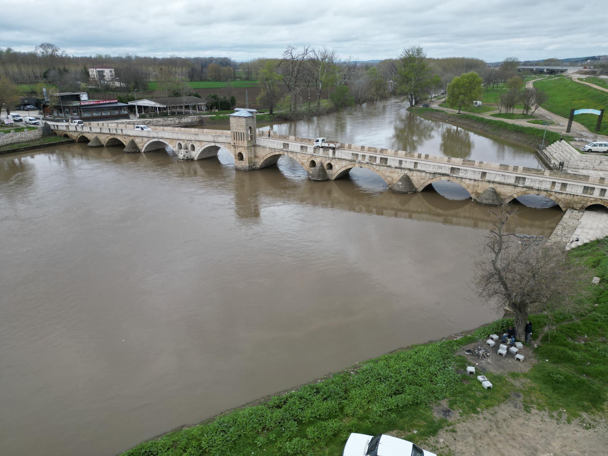 Edirne'de debisi artan Tunca Nehri'nde 'turuncu' alarm verildi / Ek fotoğraflar