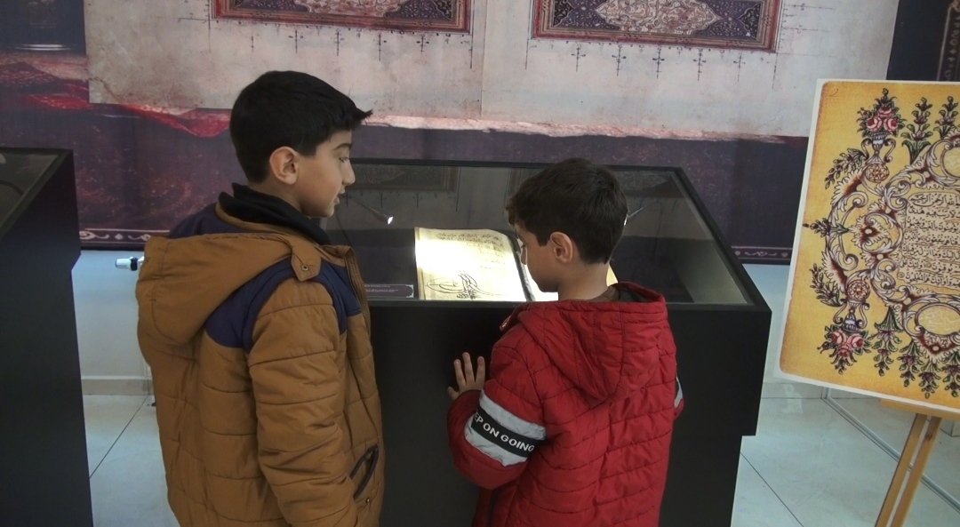 El yazması 20 Kuran, Anadolu'da ilk kez Batman'da sergiye çıktı / Ek fotoğraflar