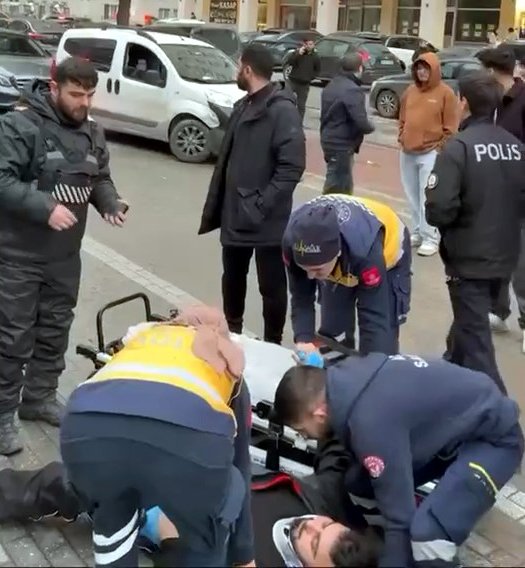 Esenyurt'ta trafik tartışmasında üzerine otomobil sürdüğü motokuryeyi yaraladı