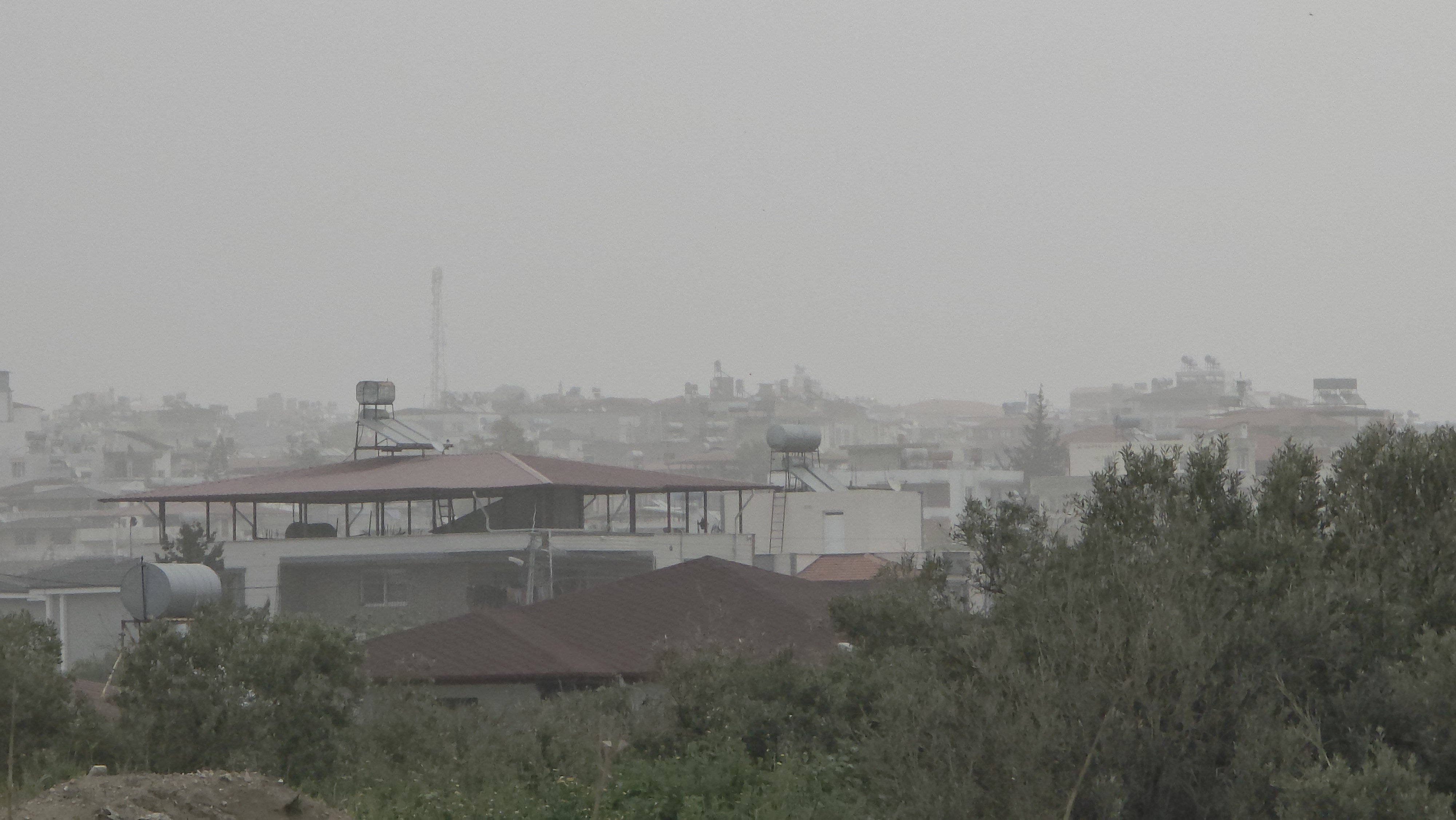 Hatay'da toz taşınımı etkisini sürdürüyor