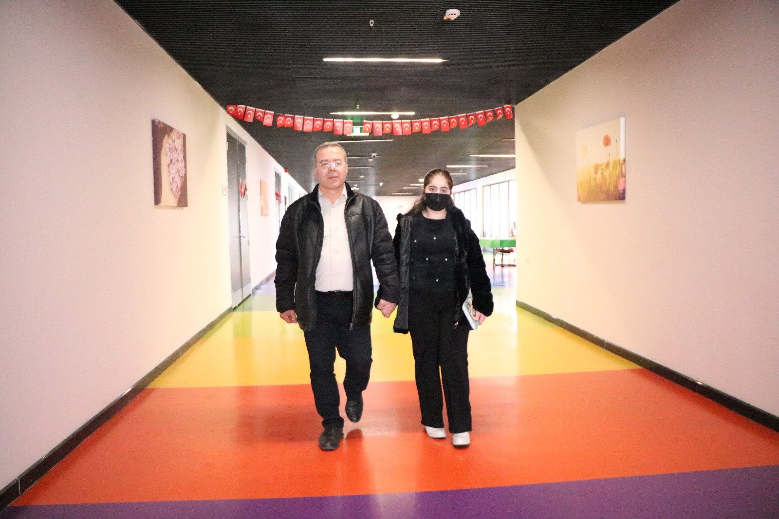 His kaybı ile sağ kolunu kullanamayan Zeynep, 2'nci kez hastalığını yendi