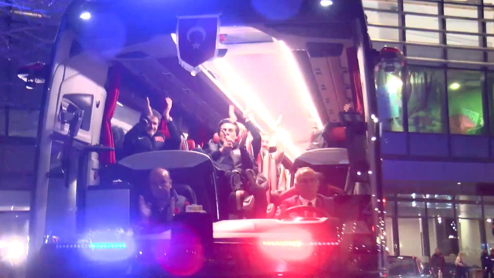 İstanbul - A Milli Futbol Takımı Türkiye'ye döndü