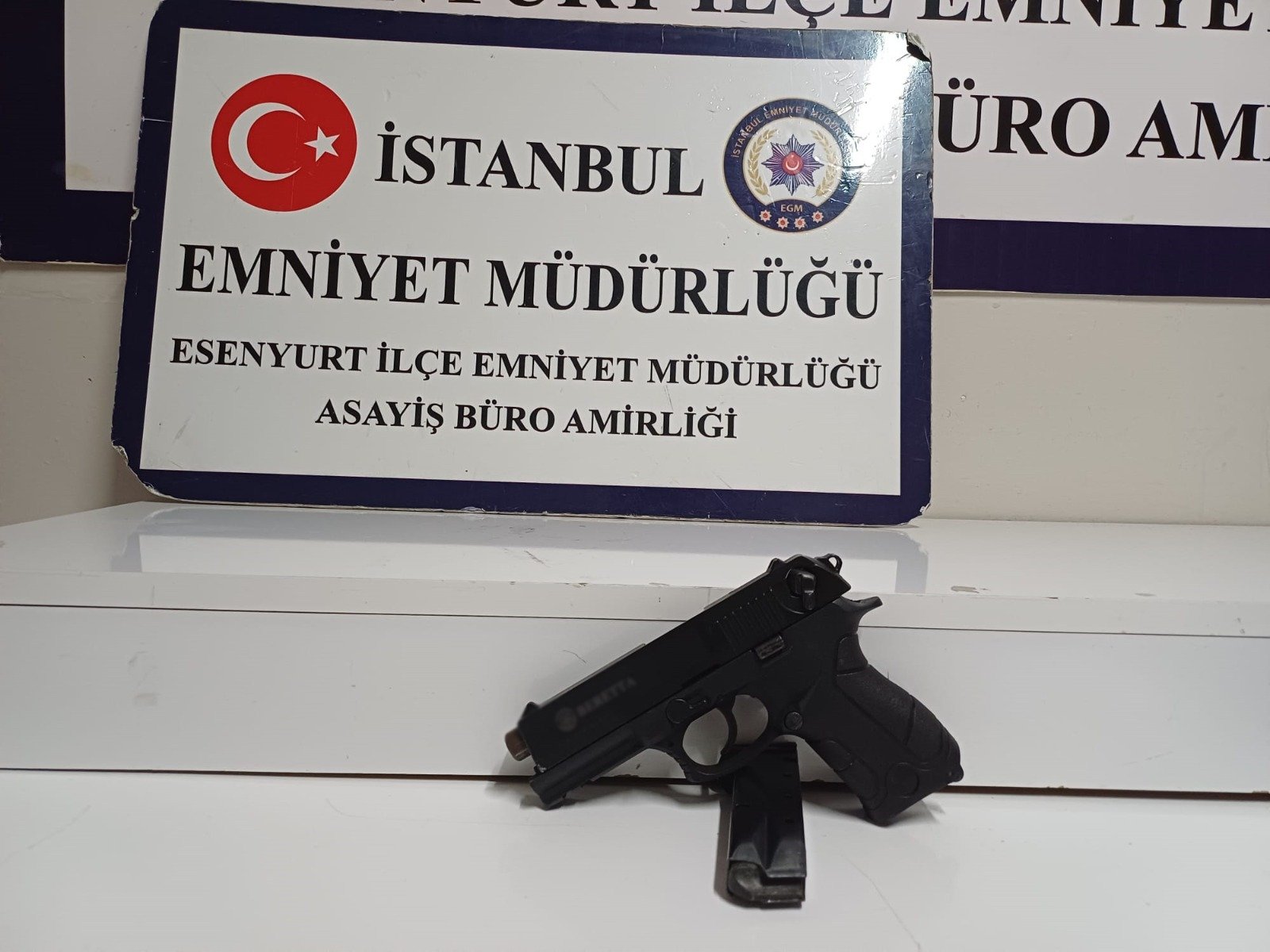İstanbul - Esenyurt'ta tartıştığı kişinin iş yerini kurşunlayan şüpheli tutuklandı