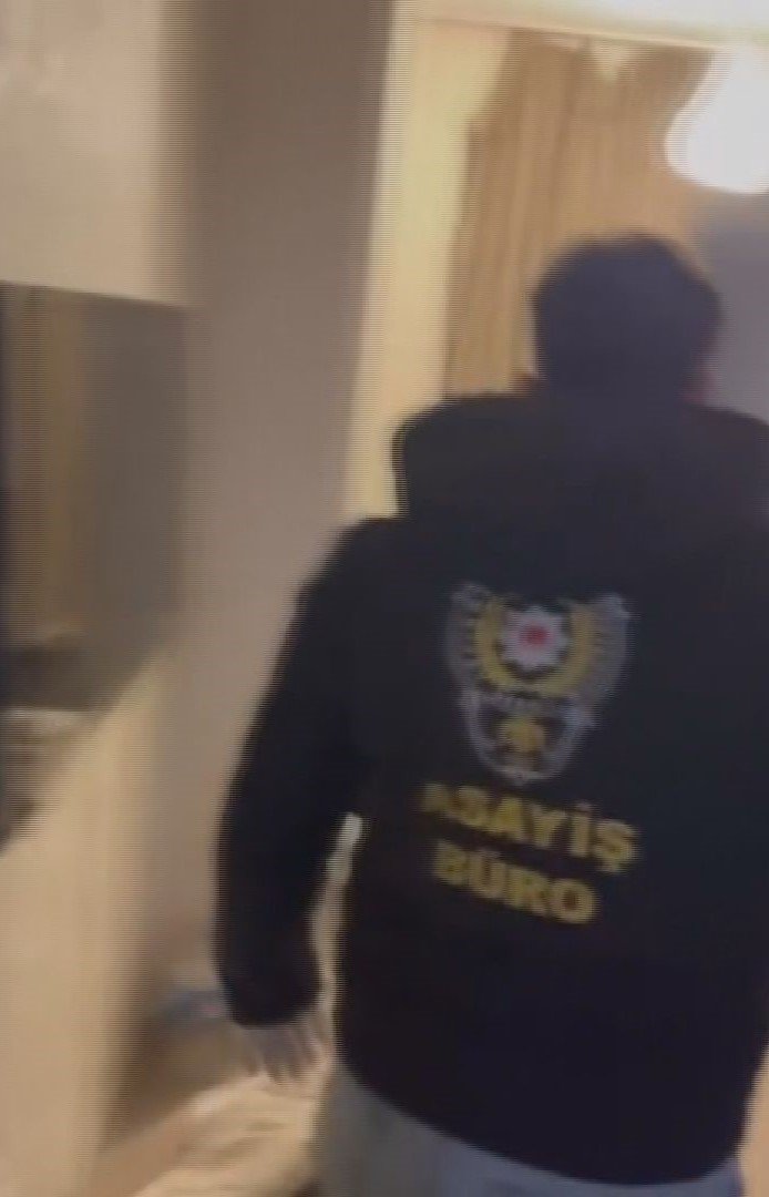 İstanbul - Esenyurt'ta uyuşturucu ve silah operasyonunda el bombası bulundu; 2 şüpheli tutuklandı